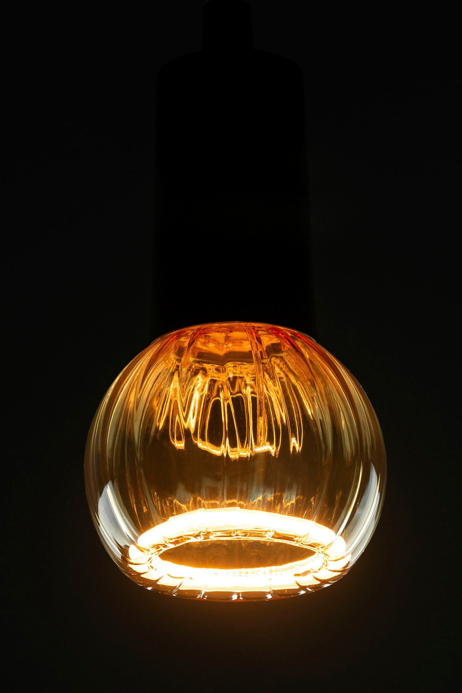 SEGULA LED-Leuchtmittel dimmbar 4W, gold, straight E27, 80 CRI Globe gold, 90, 1 E27, Floating Floating LED St., straight Globe Extra-Warmweiß, 80 LED