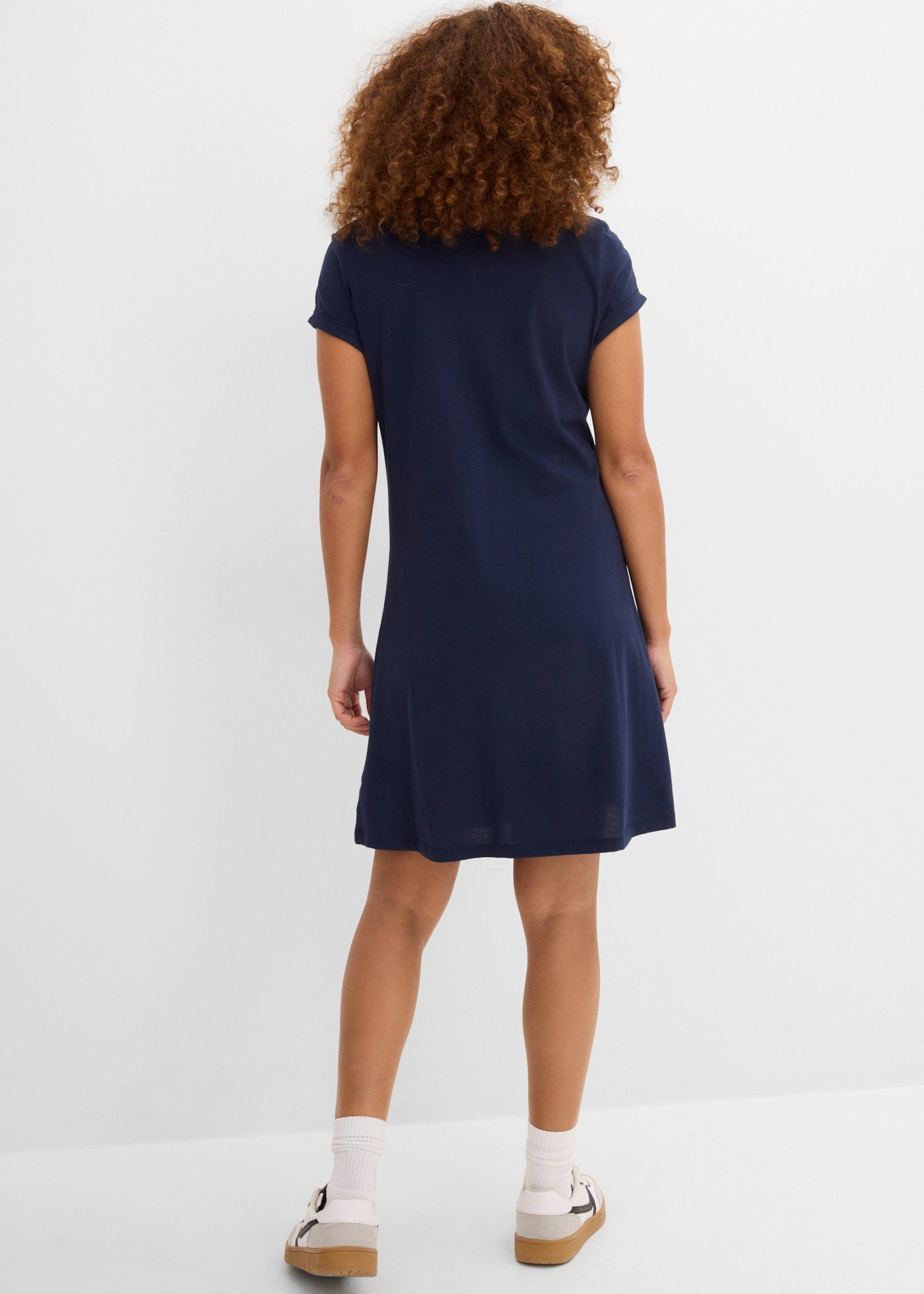 bonprix Shirtkleid für warme Tage, aus reiner Baumwolle, taillierte Passform