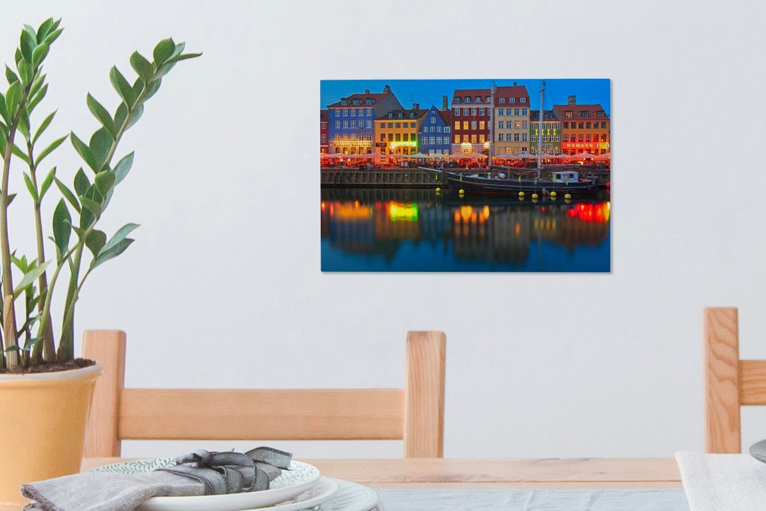 OneMillionCanvasses® Leinwandbild Dänemarks Nyhavn bei 30x20 Nacht, Leinwandbilder, St), (1 Aufhängefertig, cm Wanddeko, Wandbild