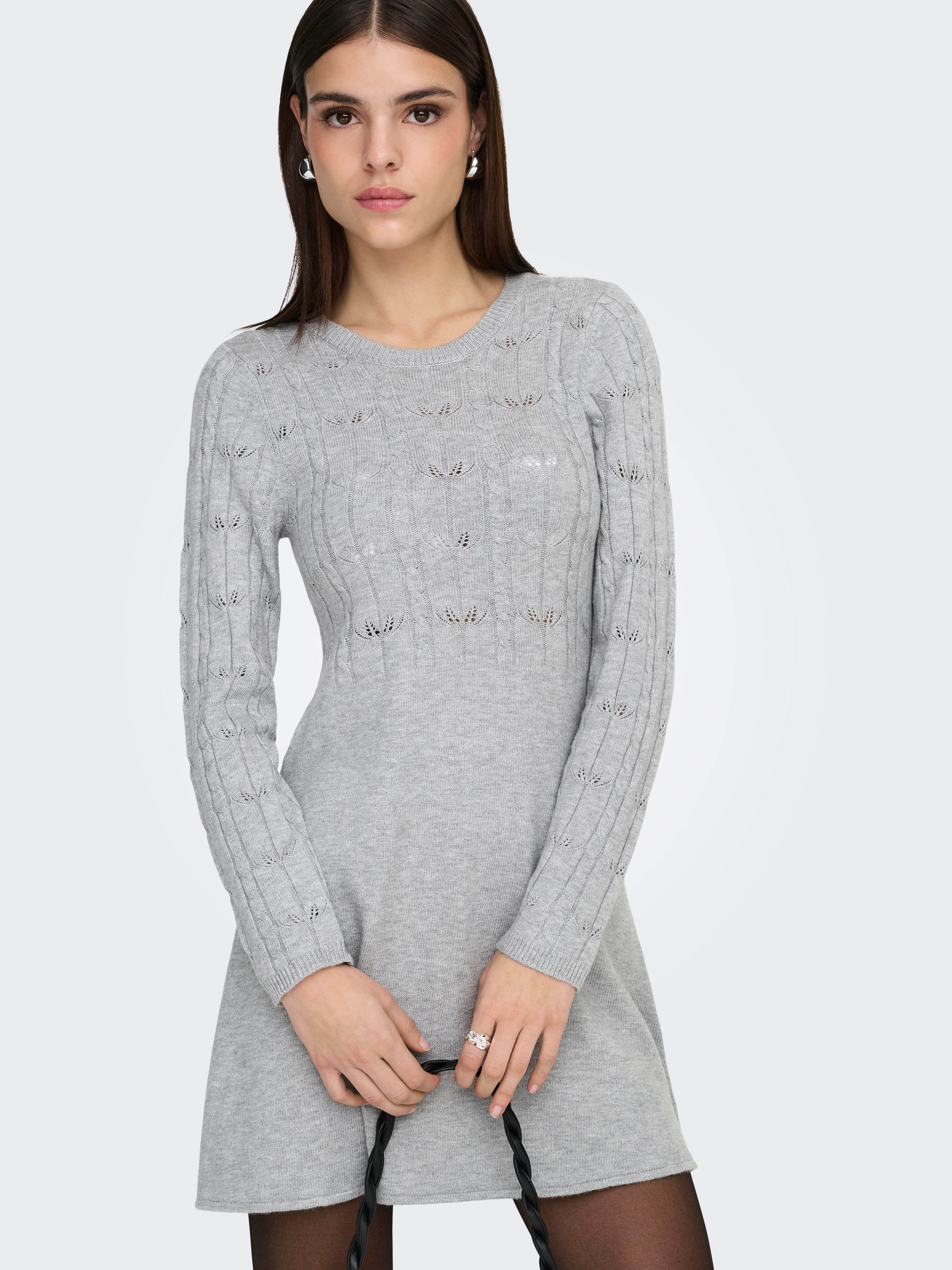 ONLY Strickkleid ONLKATIA LIFE LS O-NECK CABL DRES EX KNT Viskosemischung, regular fit, Rundhals