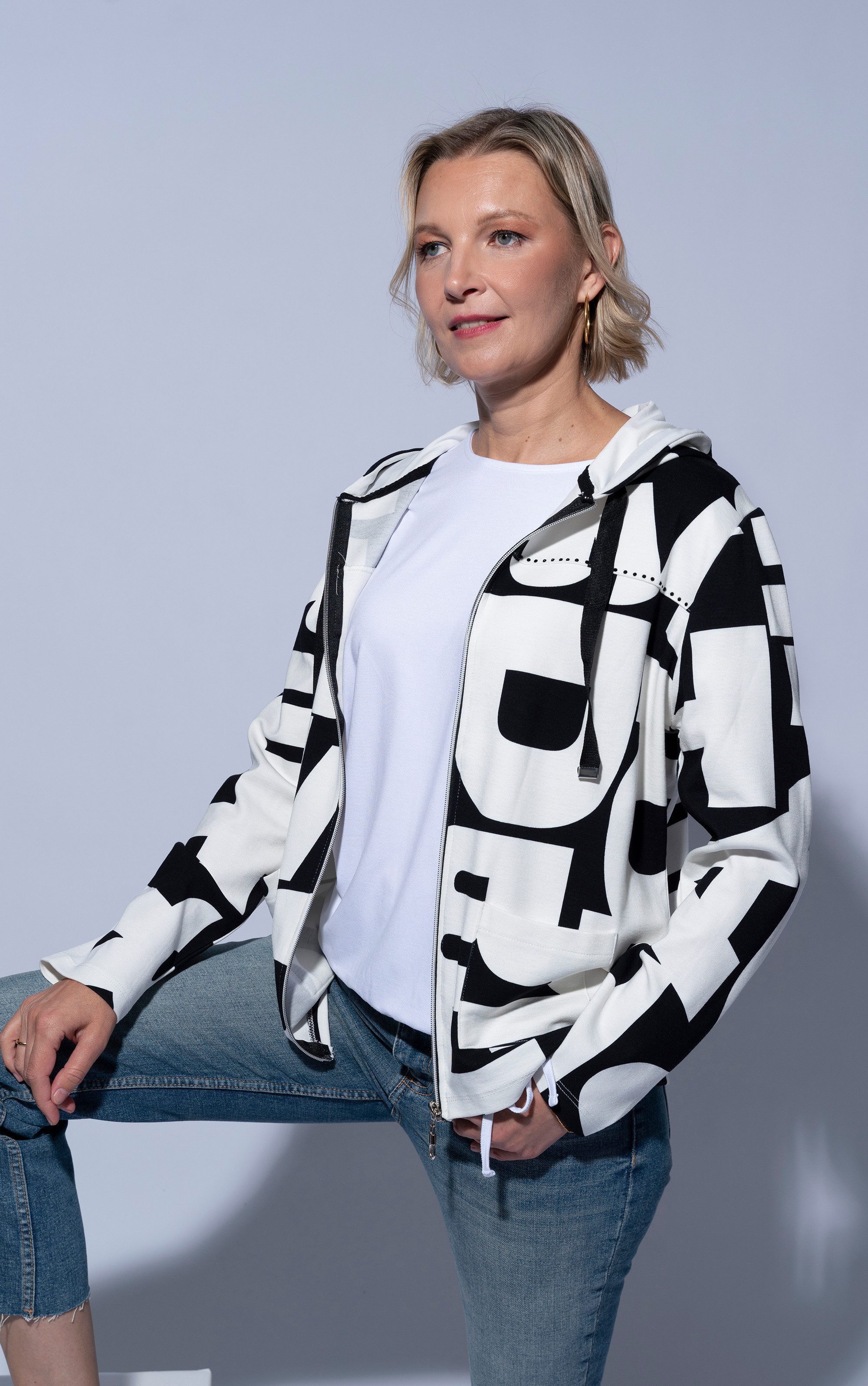 Passioni Strickjacke Schwarz weiße Strickjacke mit günstig online kaufen