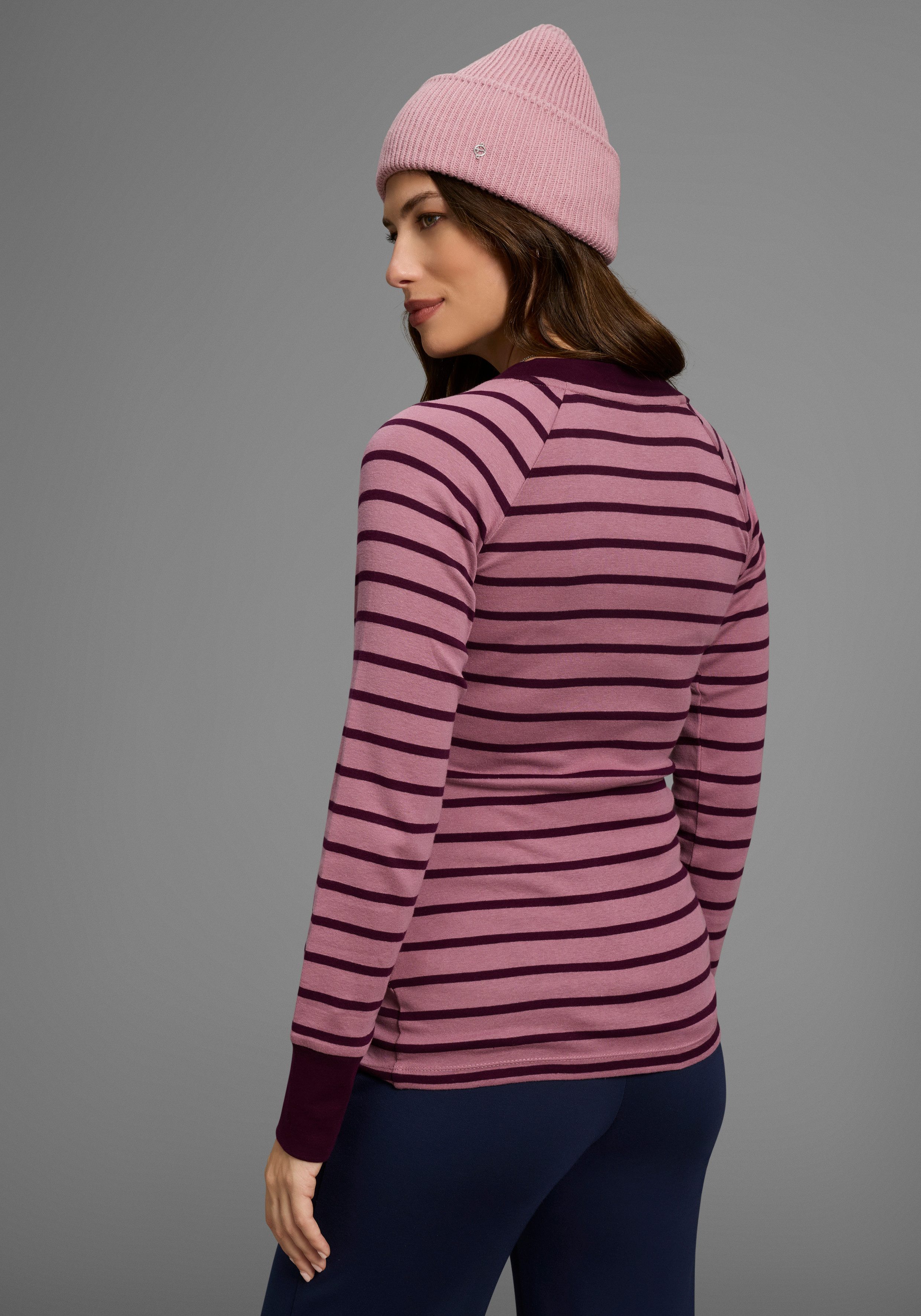 KangaROOS Langarmshirt mit Henley-Ausschnitt und Zierknöpfen günstig online kaufen