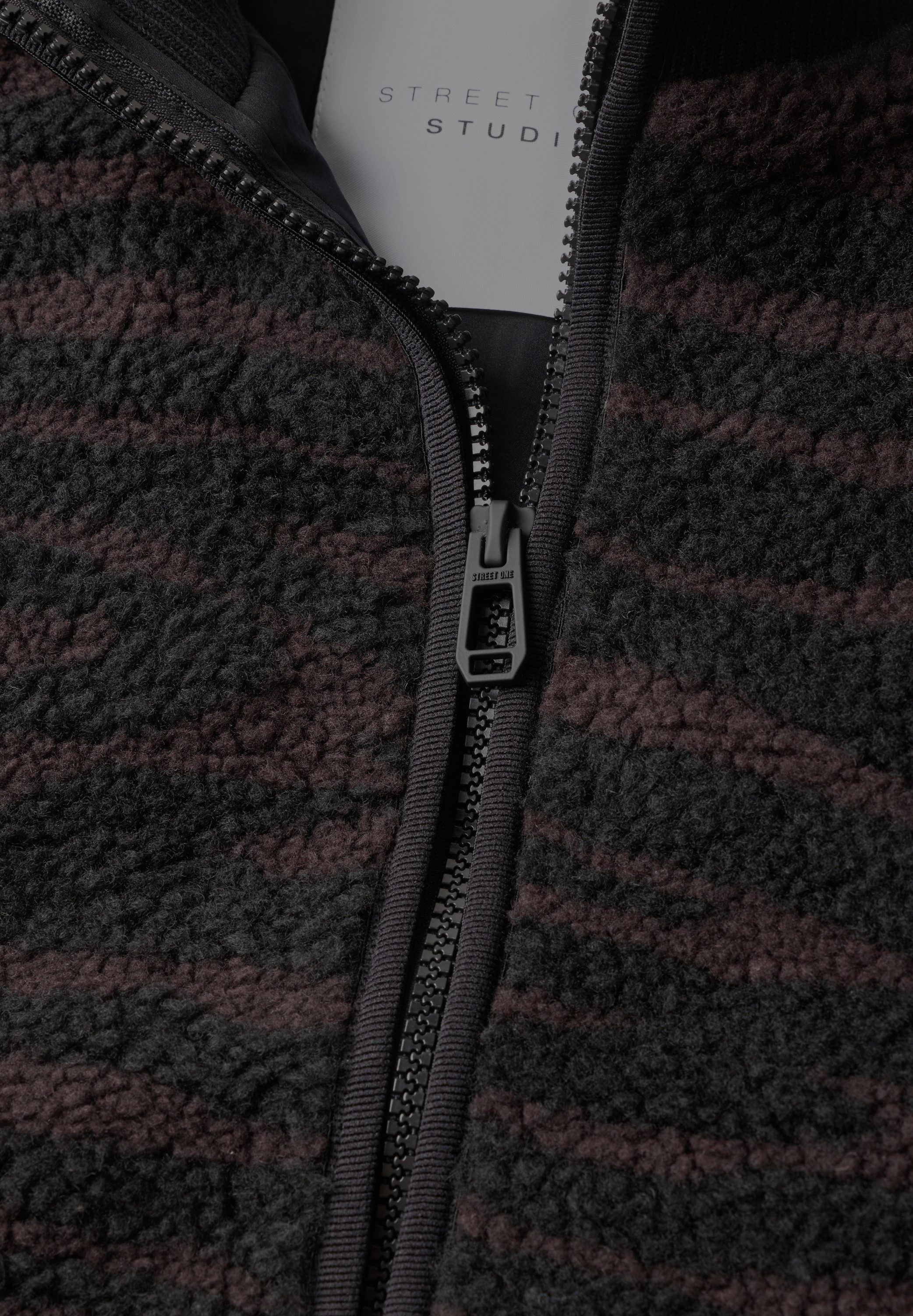 STREET ONE STUDIO Fellimitatjacke mit Stehkragen – Bild 5 von 5