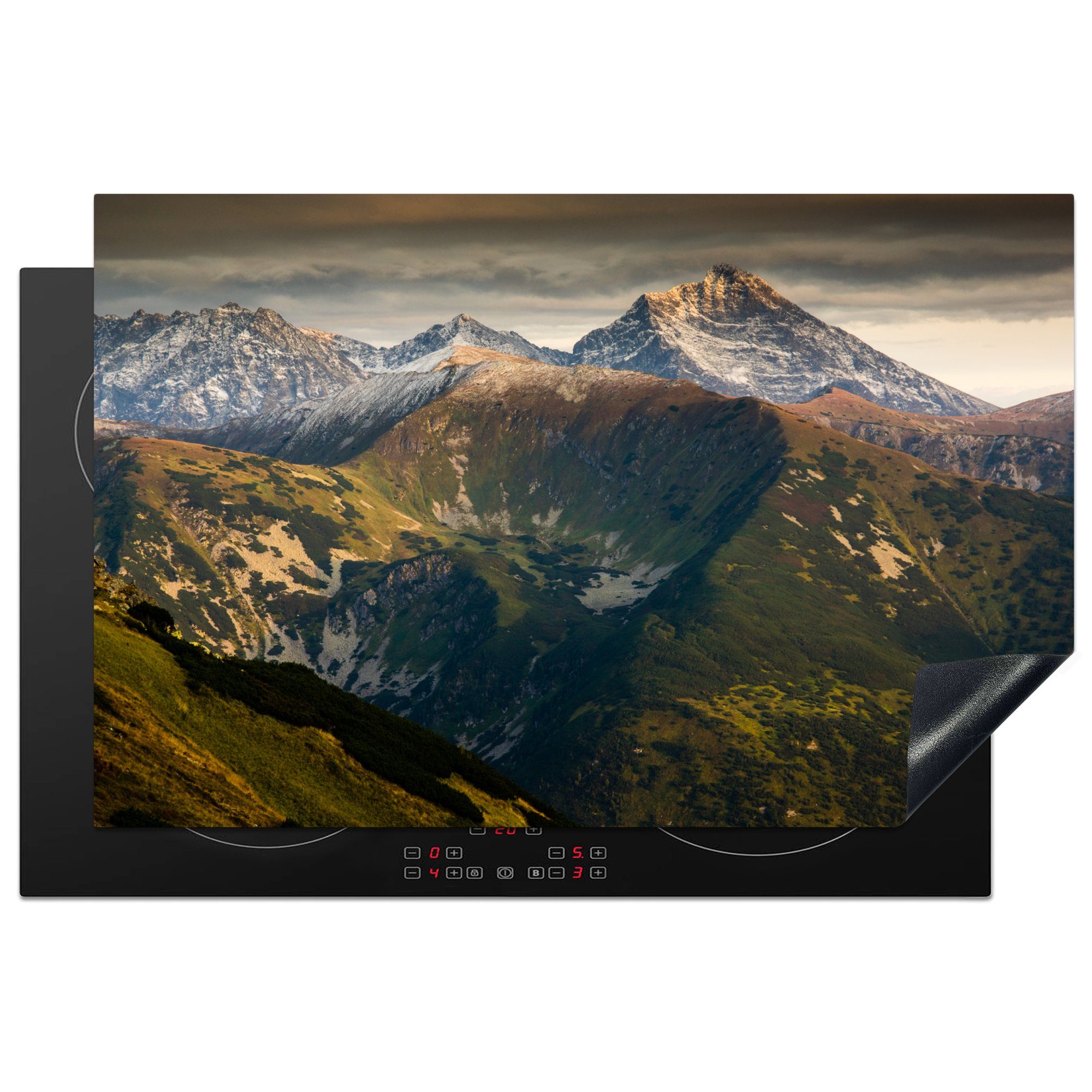 MuchoWow Herdblende-/Abdeckplatte Ein dunkler Himmel über dem Tatra-Nationalpark in der Slowakei, Vinyl, (1 tlg), 81x52 cm, Induktionskochfeld Schutz für die küche, Ceranfeldabdeckung
