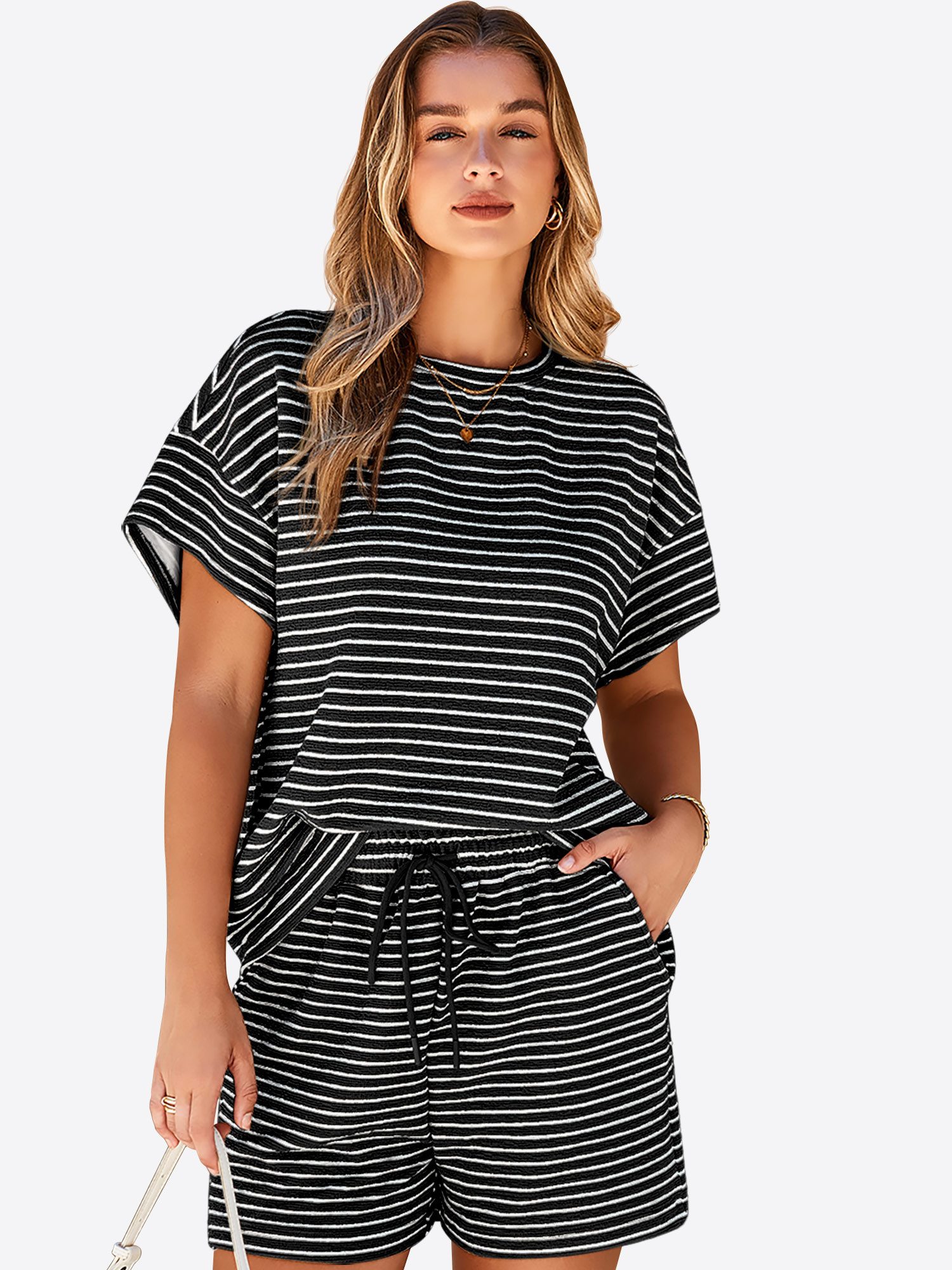 Imily Bela Hausanzug Damen Sommer 2-teiliges Set Casual Lounge (Set, 1 tlg., 2er-Pack, gestreiftes T-Shirt+Shorts mit Kordelzug) gestreift mit Kordelzug und innenliegendem Gummizug