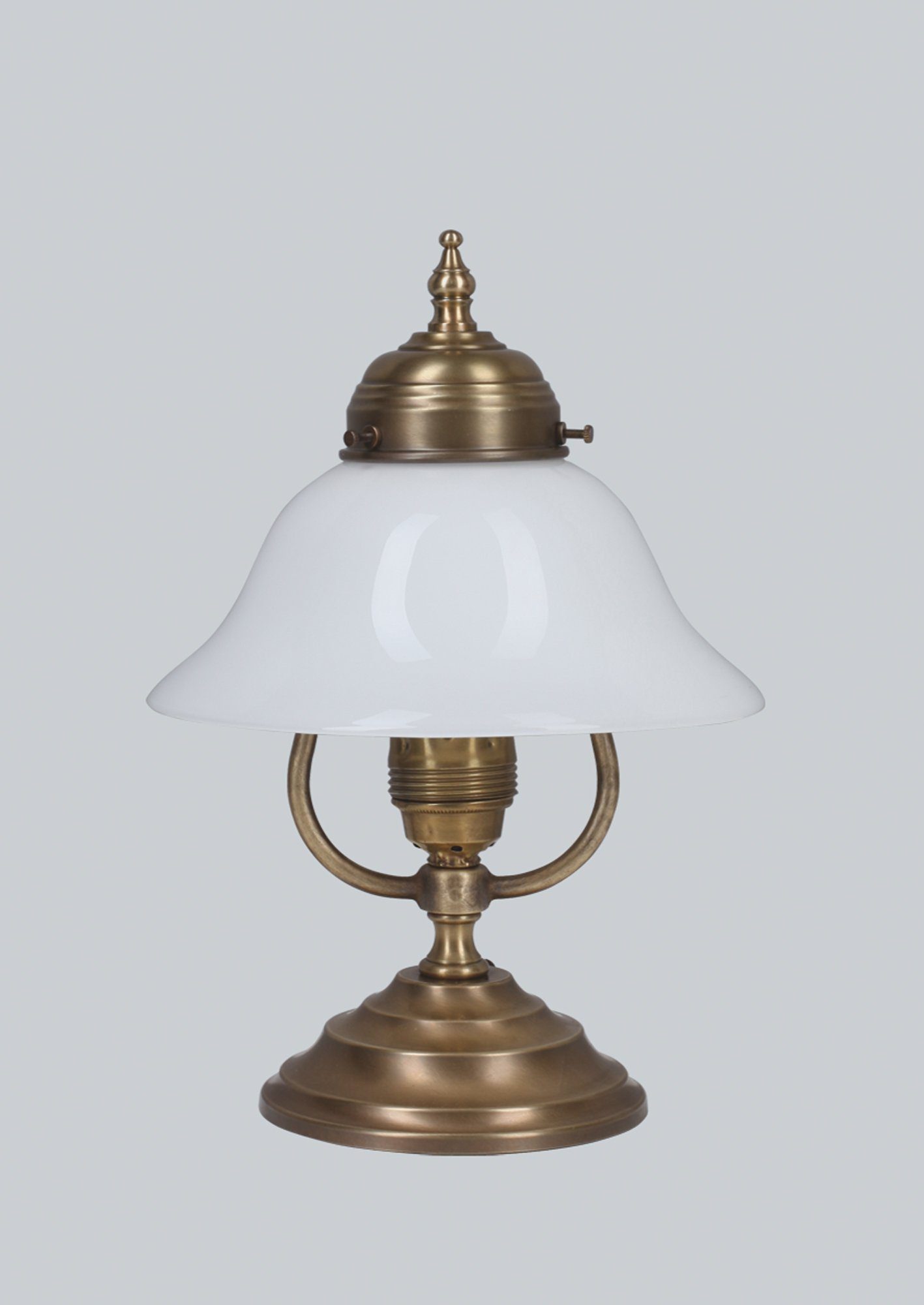 Licht-Erlebnisse Nachttischlampe V20, ohne Leuchtmittel, Nachttischleuchte Weiß E27 27 cm Echt-Messing Glas Jugendstil