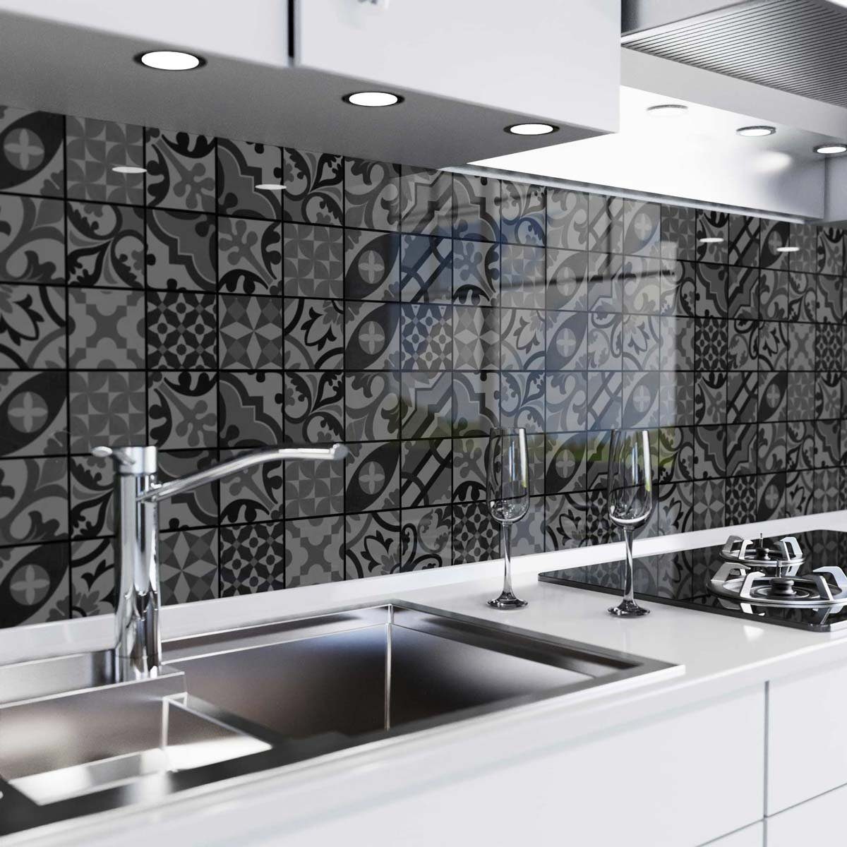 danario Küchenrückwand selbstklebend - Glasoptik - Spritzschutz Küche - versteifte PET Folie Mosaikfliesen dunkel