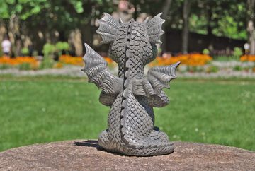 MystiCalls Gartenfigur Gartendrache - Modell Yogi - Dekofigur, (Einzelartikel, 1 St), Für Drinnen und Draußen, wetterfest, nicht frostfest