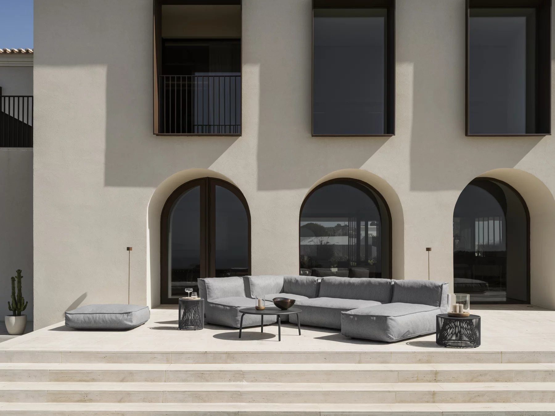 blomus Stehlampe -FAROL- Mobile LED-Stehleuchte: Akku Leuchte für Innen & Außen, dimmbar, LED fest integriert, Warmweiß, 3000 Kelvin, 40Std. Brenndauer, IP54, Warmweiß, Akku, Outdoor, 115 Lumen