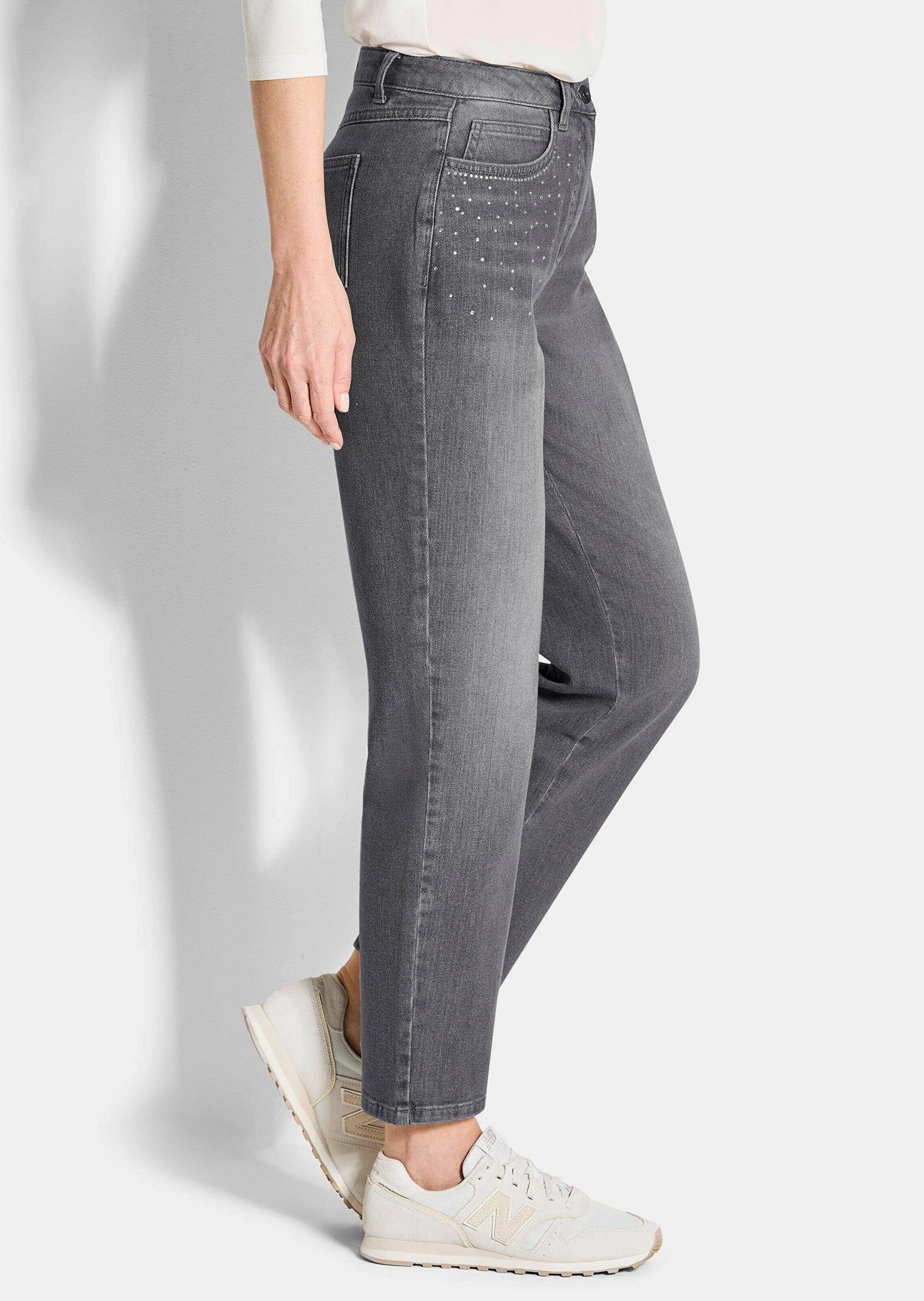 GOLDNER Bequeme Jeans Kurzgröße: Mom-Jeans SARA mit Formbund Bequeme Denim-Hose mit Glitzer-Details, aus Baumwolle – Bild 4 von 5