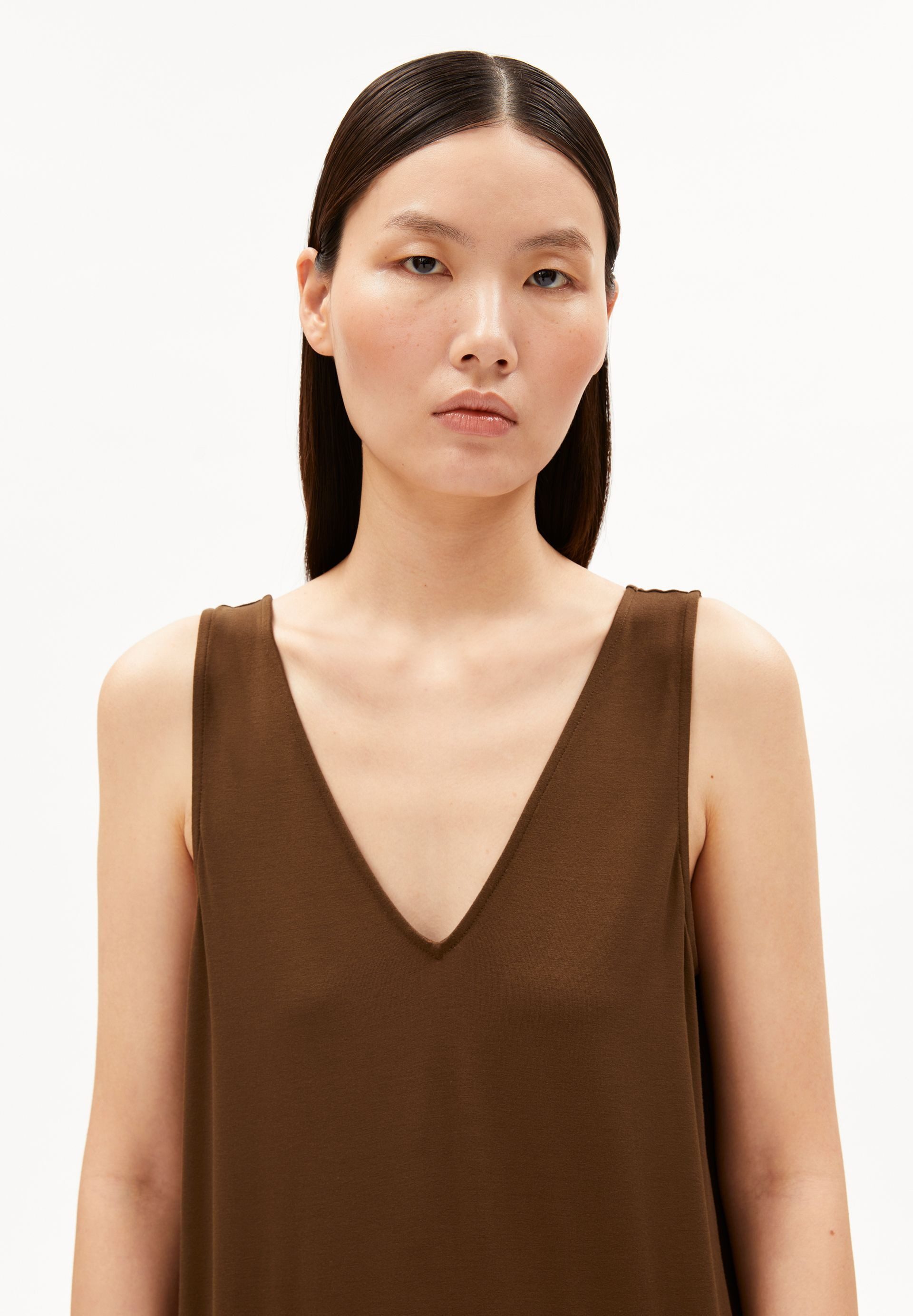 Armedangels Jerseykleid SLEEVELESS LENZING™ ECOVERO™ Viskose Mix (Slim Fit) LENZING™ ECOVERO™ Viskose Mix
