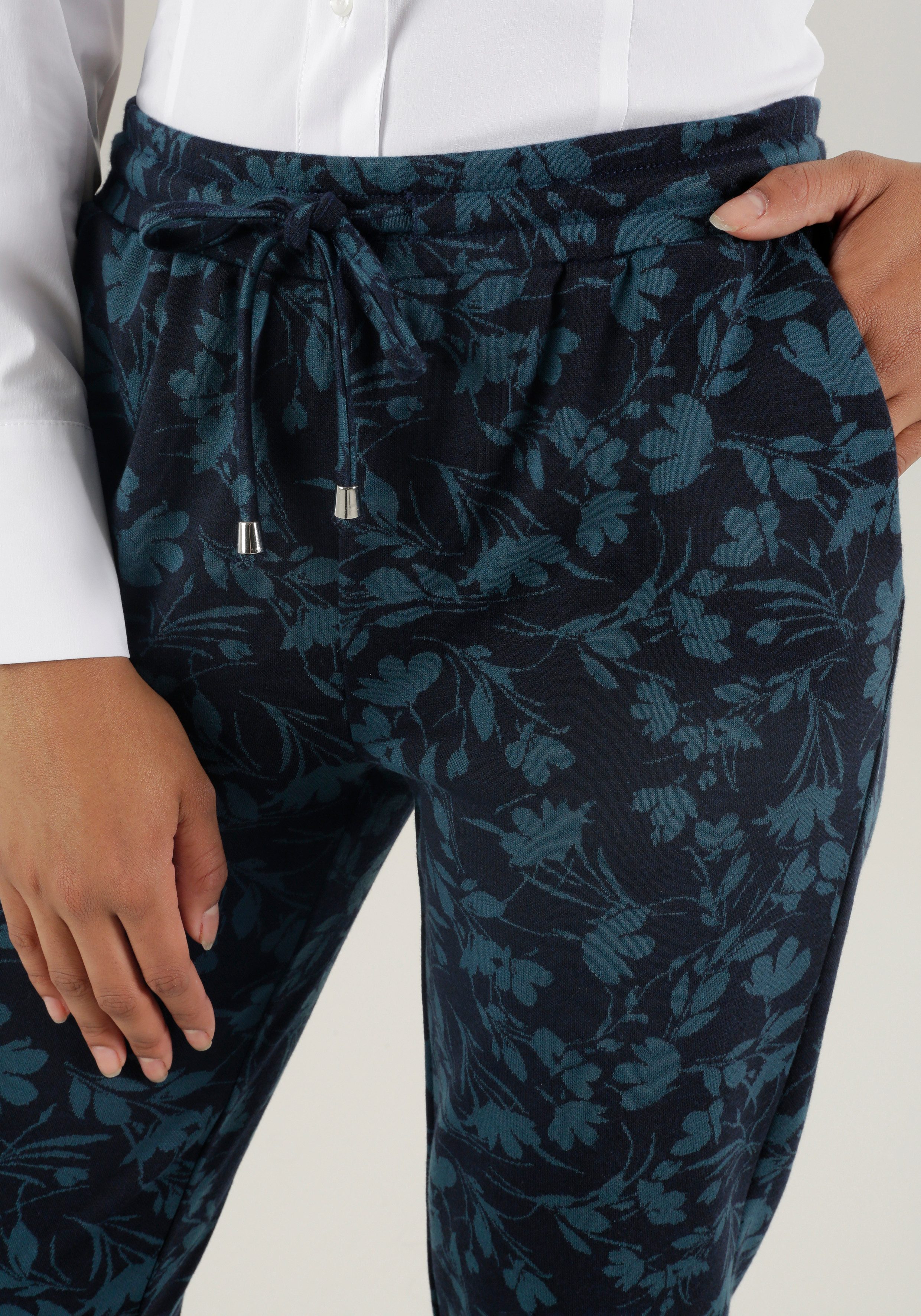 Aniston SELECTED Schlupfhose mit praktischen Eingrifftaschen