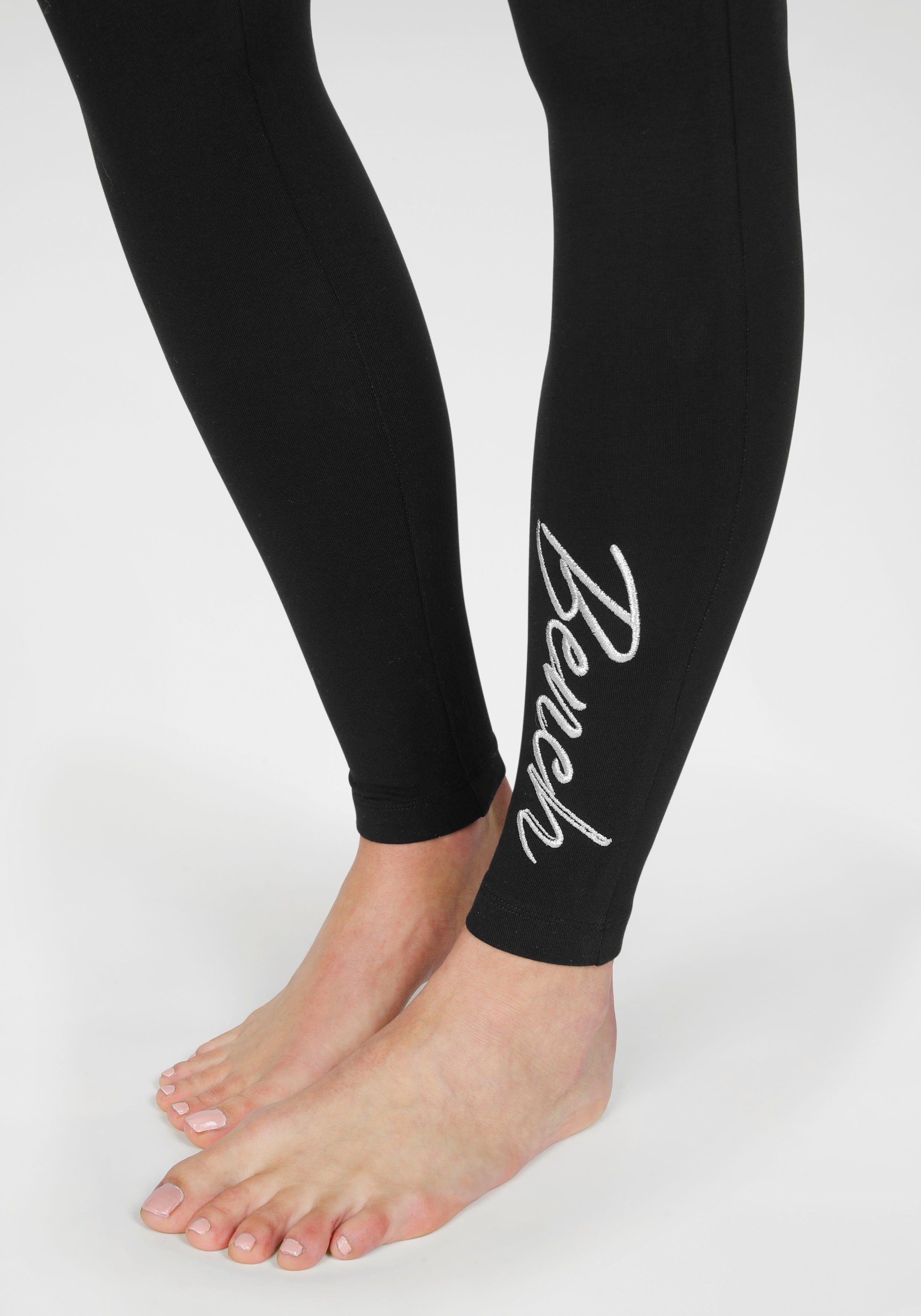 Loungewear Leggings glänzender Logostickerei Bench. schwarz mit