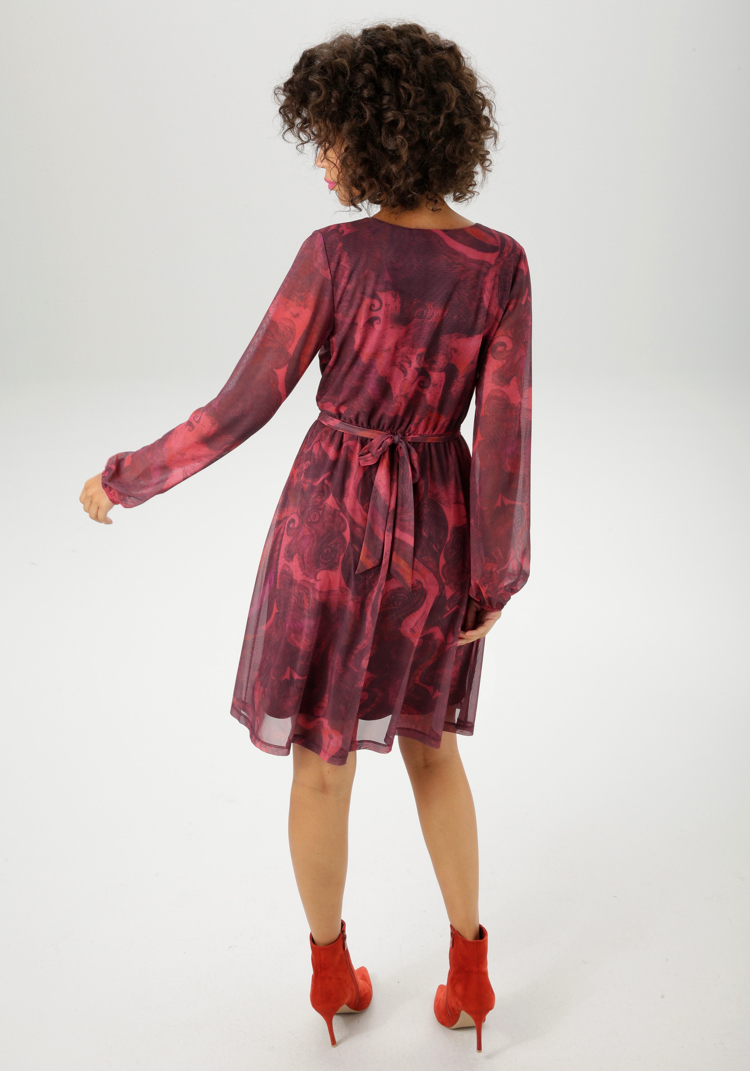 Aniston CASUAL Blusenkleid mit dekorativer Brosche am fixiertem Bindegürtel günstig online kaufen