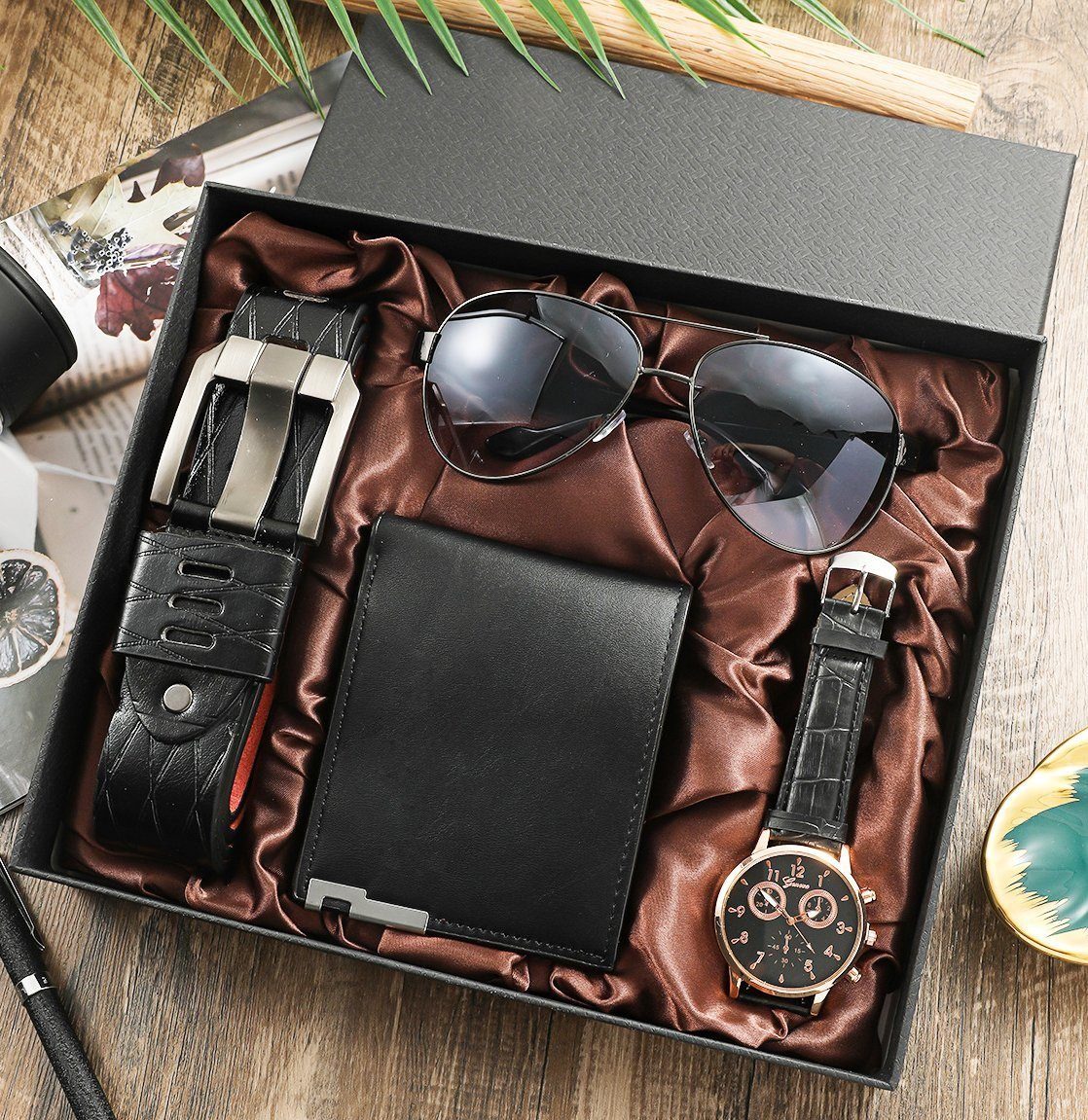 KUGI Geldbörse 4PCS Geschenk für Männer Herrenuhr Sonnenbrillen Gürtel Set, Herren Geschenkbox Sets,mit Ledergürtel Wallet Watch Gläsern
