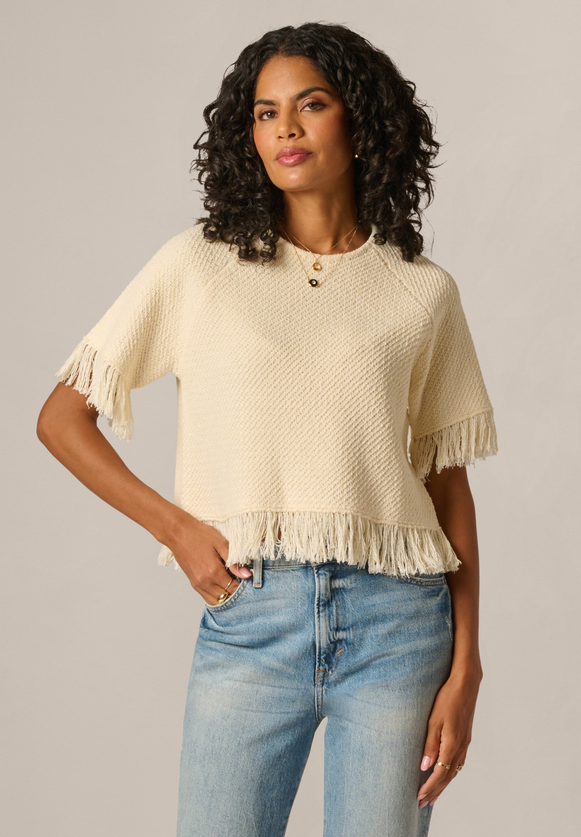 Adrianna Papell Strickpullover Fringe Raglan Pullover Ein lässiger, von Boho-Stil inspirierter Pullover mit Fransen