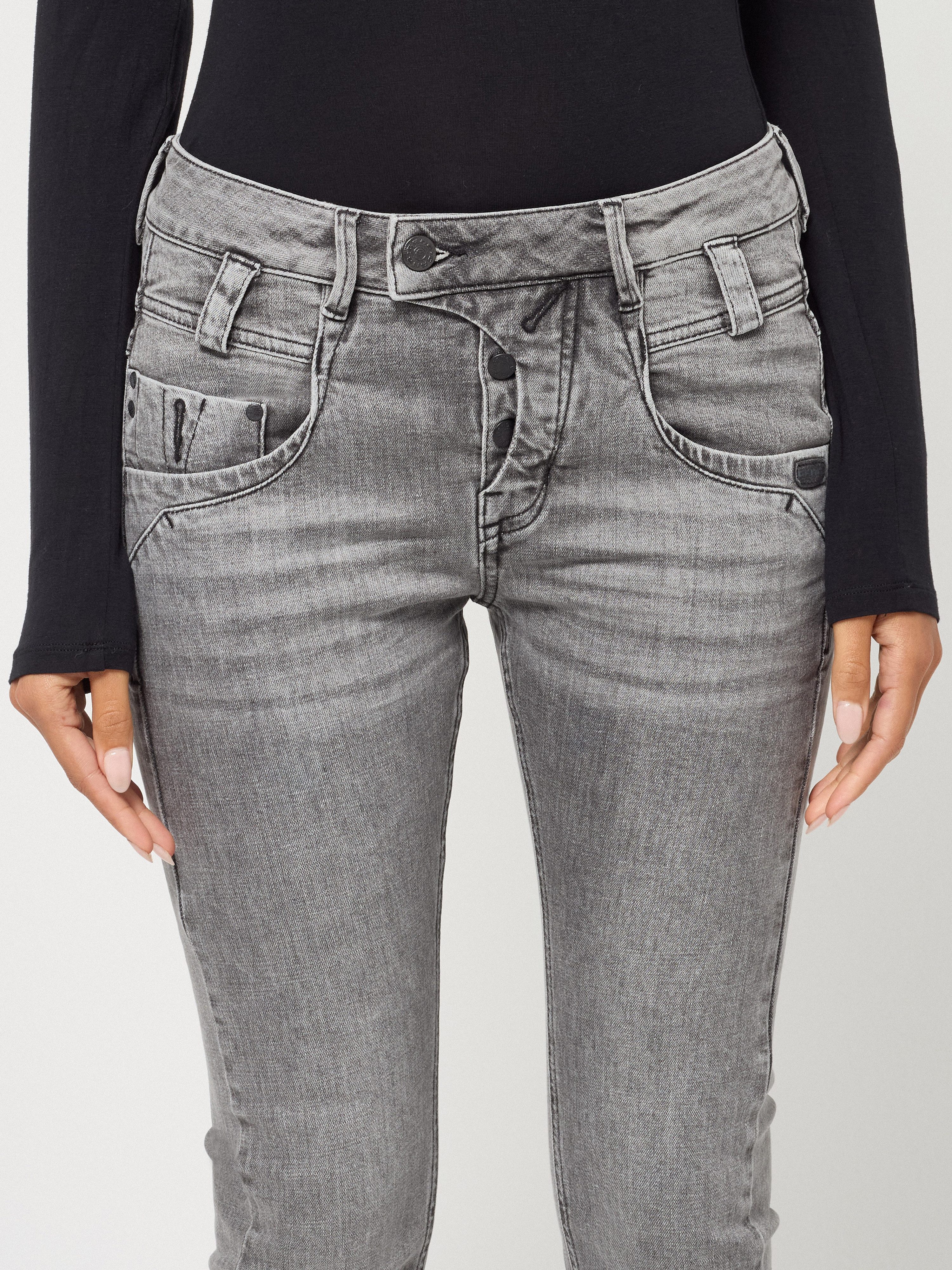 GANG Slim-fit-Jeans 94MARGE mit besonderem 4-Knopf-Verschluss