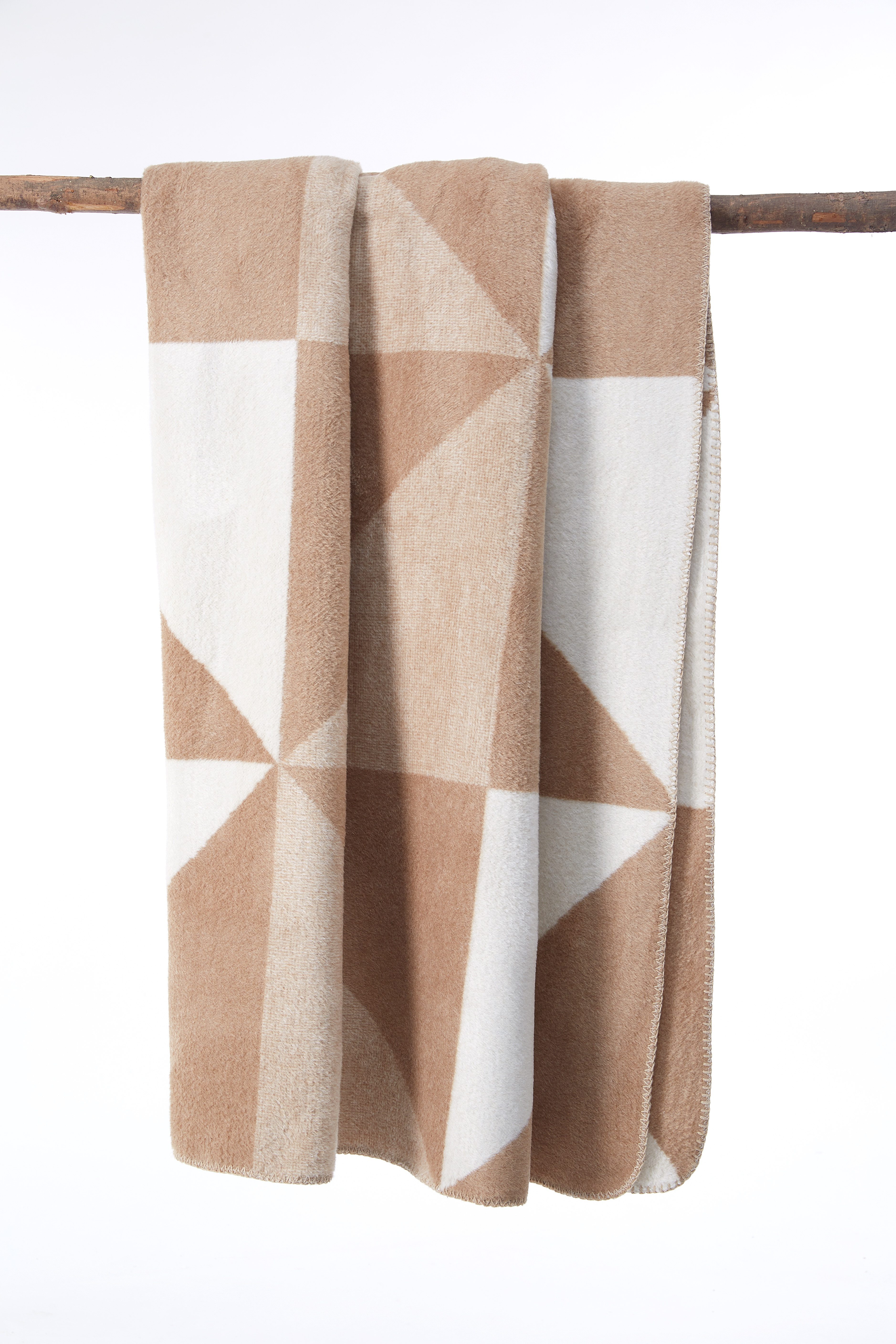 Wohndecke Wohndecke - 4 Jahreszeiten -160x200 cm / Sofadecke / Schlafdecke, livessa, Soft-Touch-Gefühl / 50% Baumwolle, 45% Acryl, 5% Polyester / 1650g