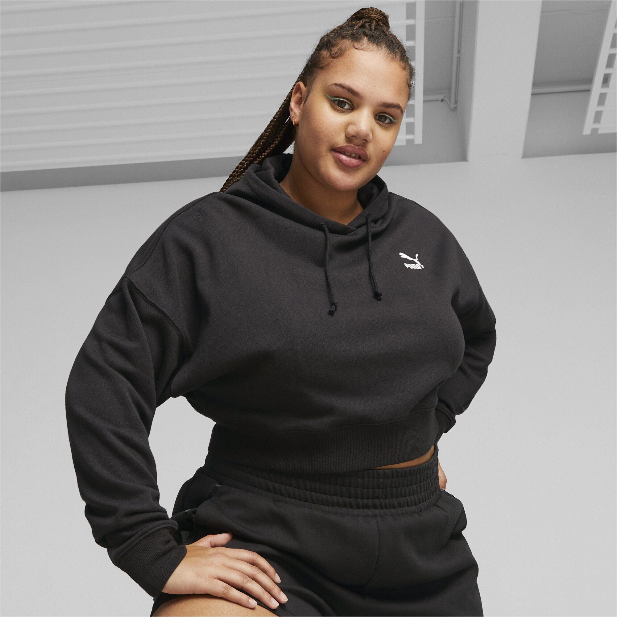 Cropped PUMA Damen Classics Sweatshirt Black Hoodie
