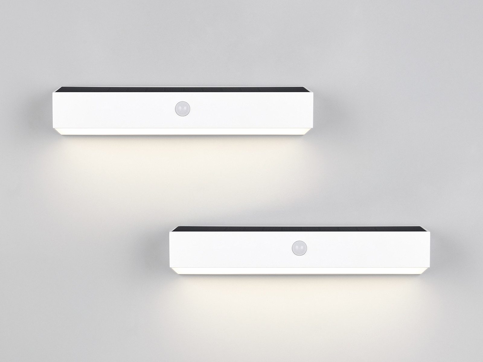Reality Leuchten LED Solarleuchte, Bewegungsmelder, LED fest integriert, Neutralweiß, 2er SET Solar Außen Wand-Leuchten, Akku auch per USB aufladbar B: 30cm