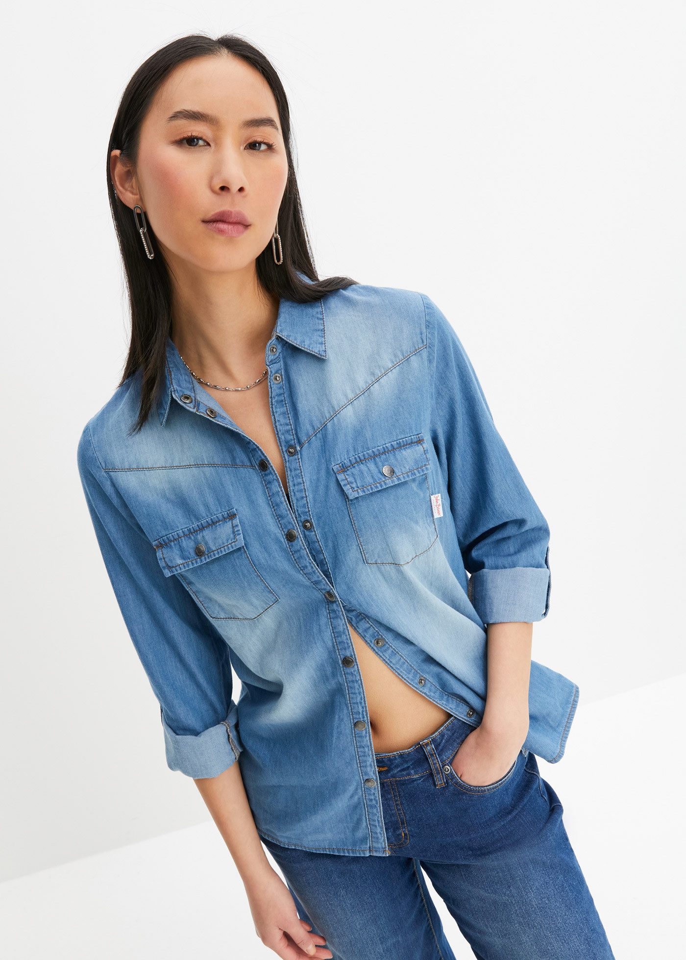 bonprix Jeansbluse mit Druckknöpfen und zwei Brusttaschen, schmal geschnitt günstig online kaufen