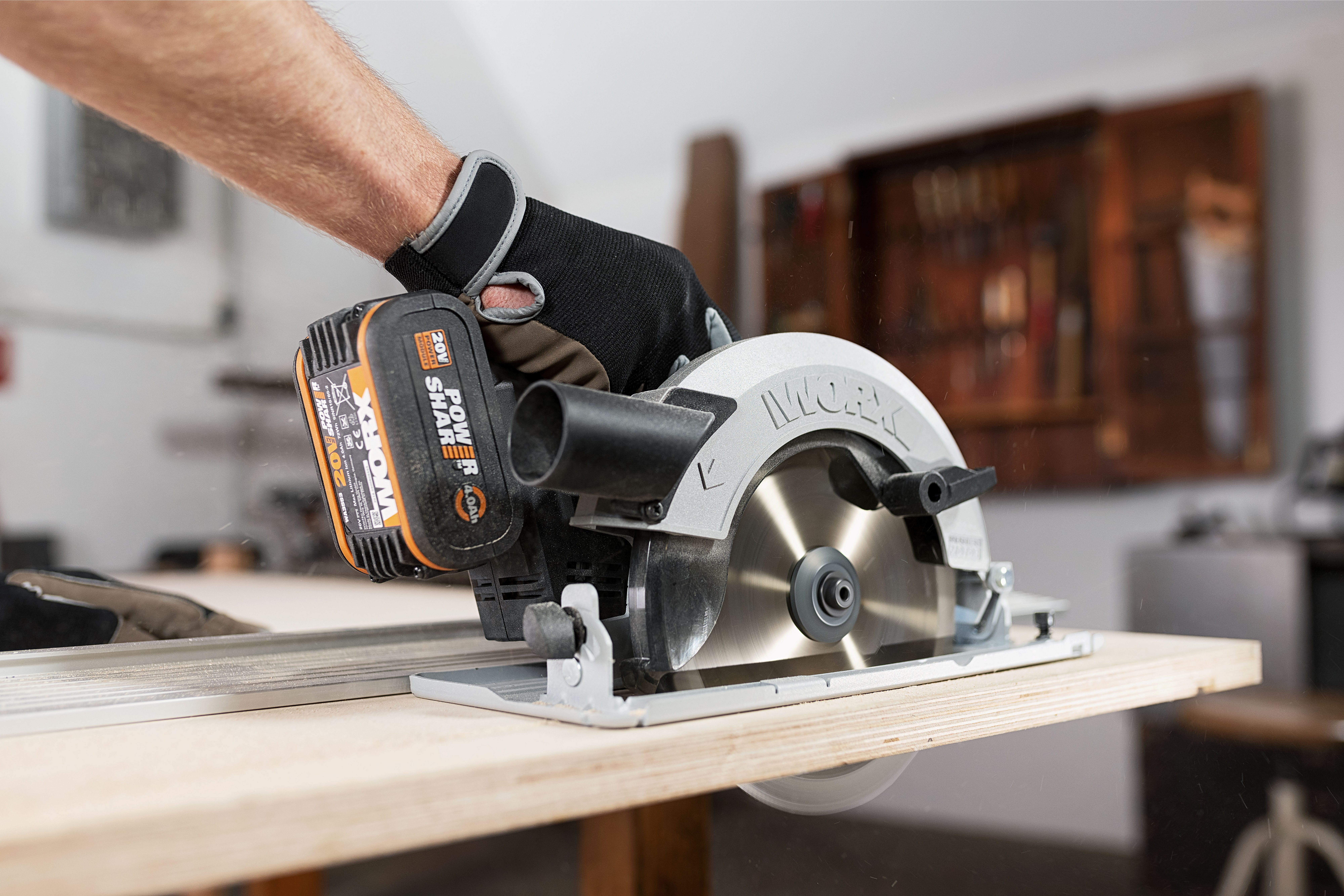 Worx Akku-Handkreissäge WX520 NITRO, 190 mm Sägeblatt, 0-57° Schrägschnitte, inkl. Akku & Schnellladegerät