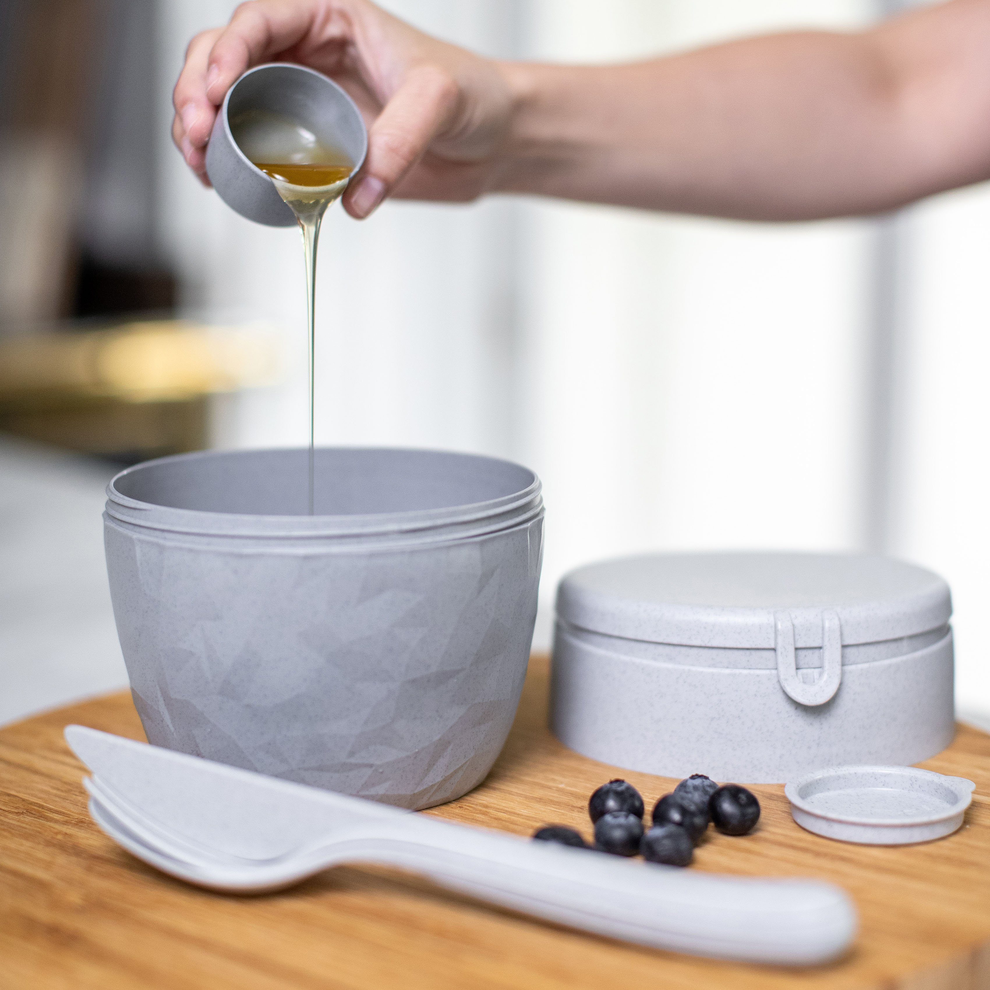 KOZIOL Lunchbox BENTOBOX L, Kunststoff, (1-tlg), spülmaschinengeeignet,melaminfrei, inkl. Minidosen f. Dressing, 800 ml