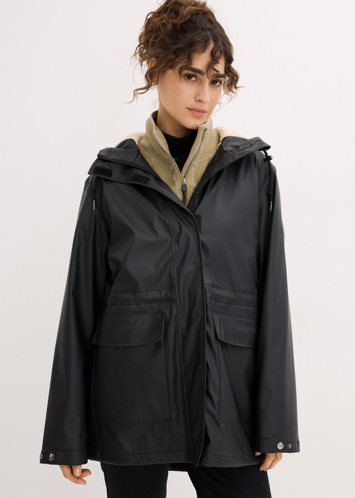 bonprix Regenjacke gefüttert mit Teddyfutter, wasserdicht, lässige Passform