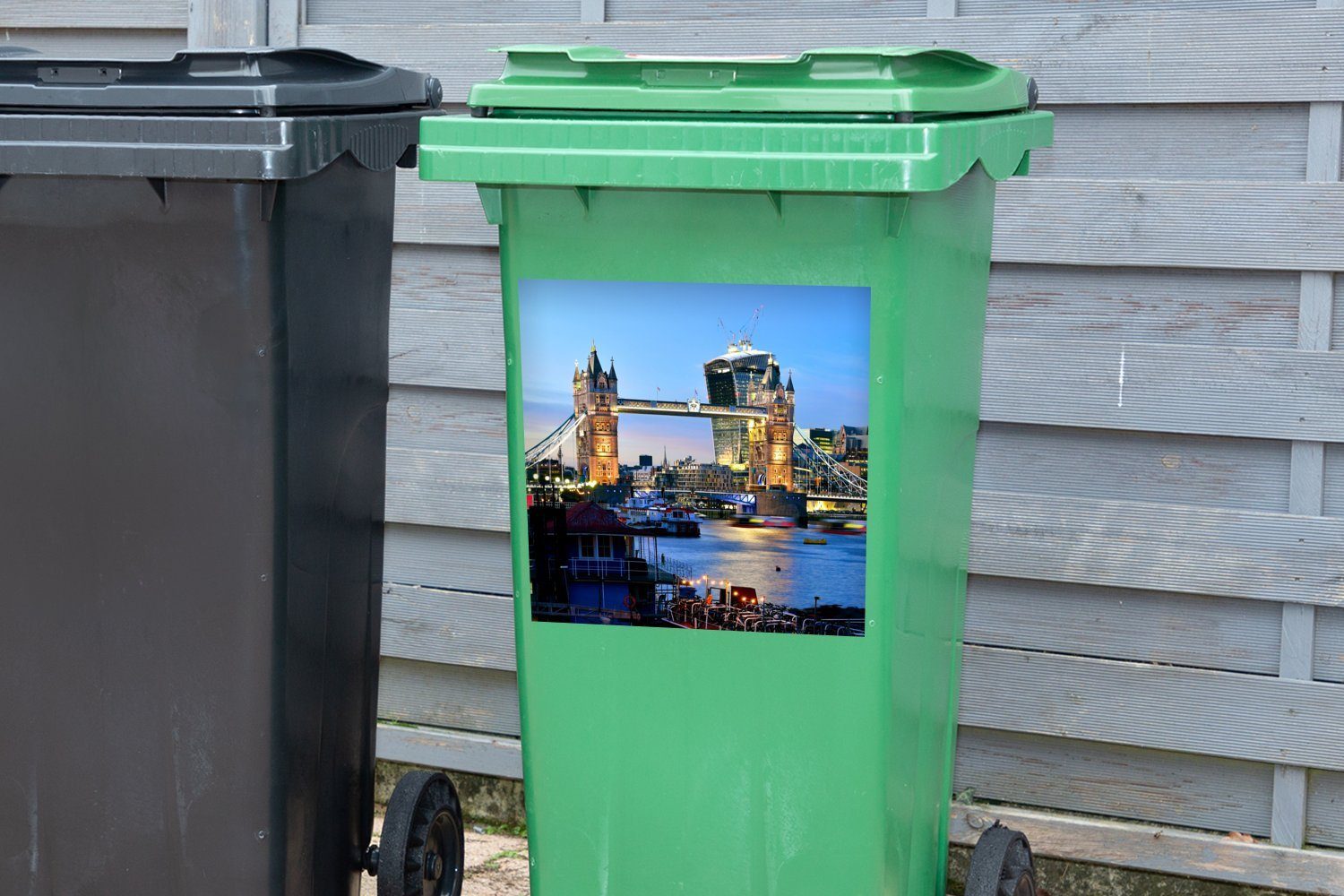 (1 Tower Mülltonne, Mülleimer-aufkleber, England Bridge St), Abfalbehälter MuchoWow - Wandsticker London - Sticker, Container,