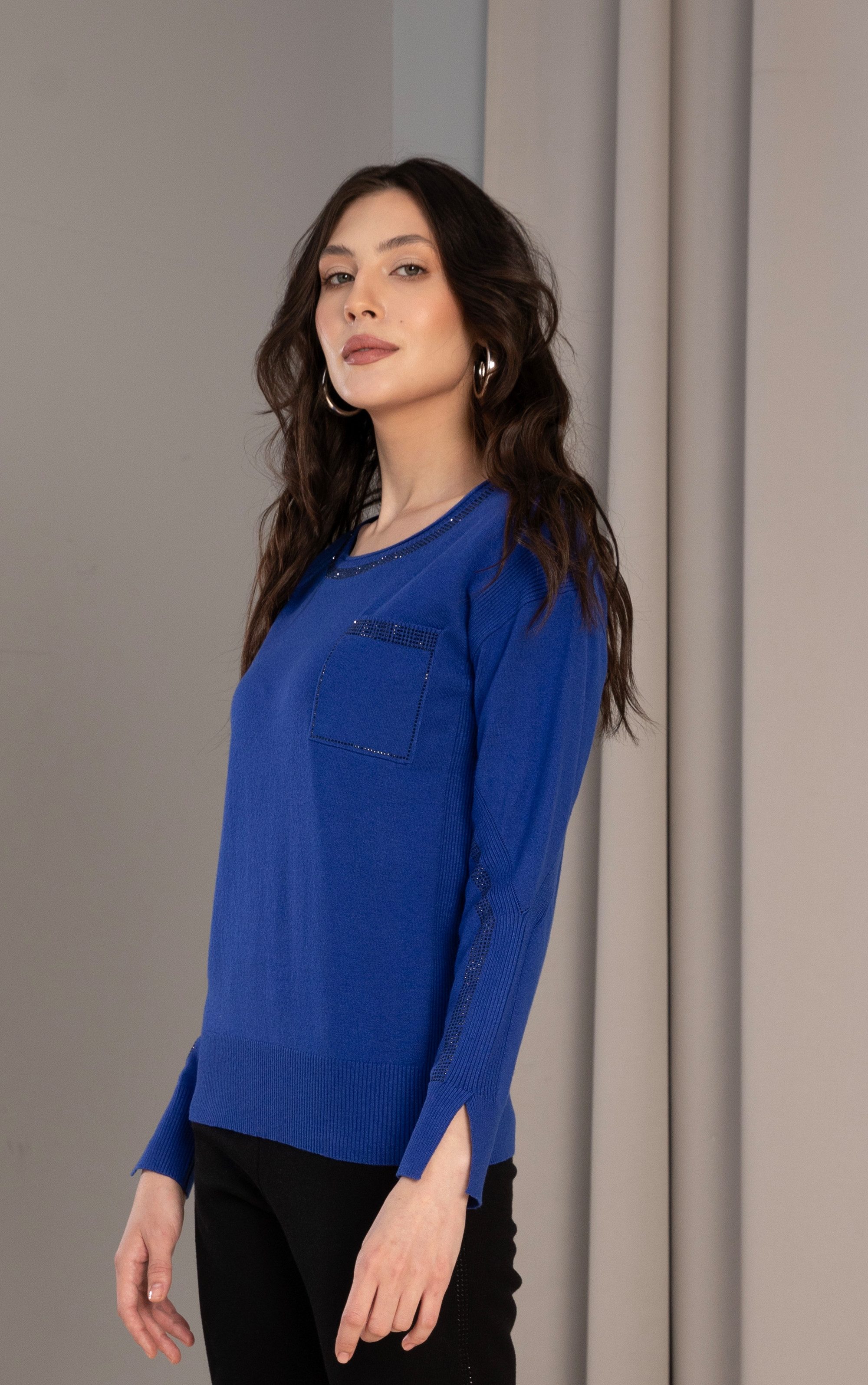 Passioni Strickpullover in Royalblau mit Strassdetails und Vordertasche günstig online kaufen