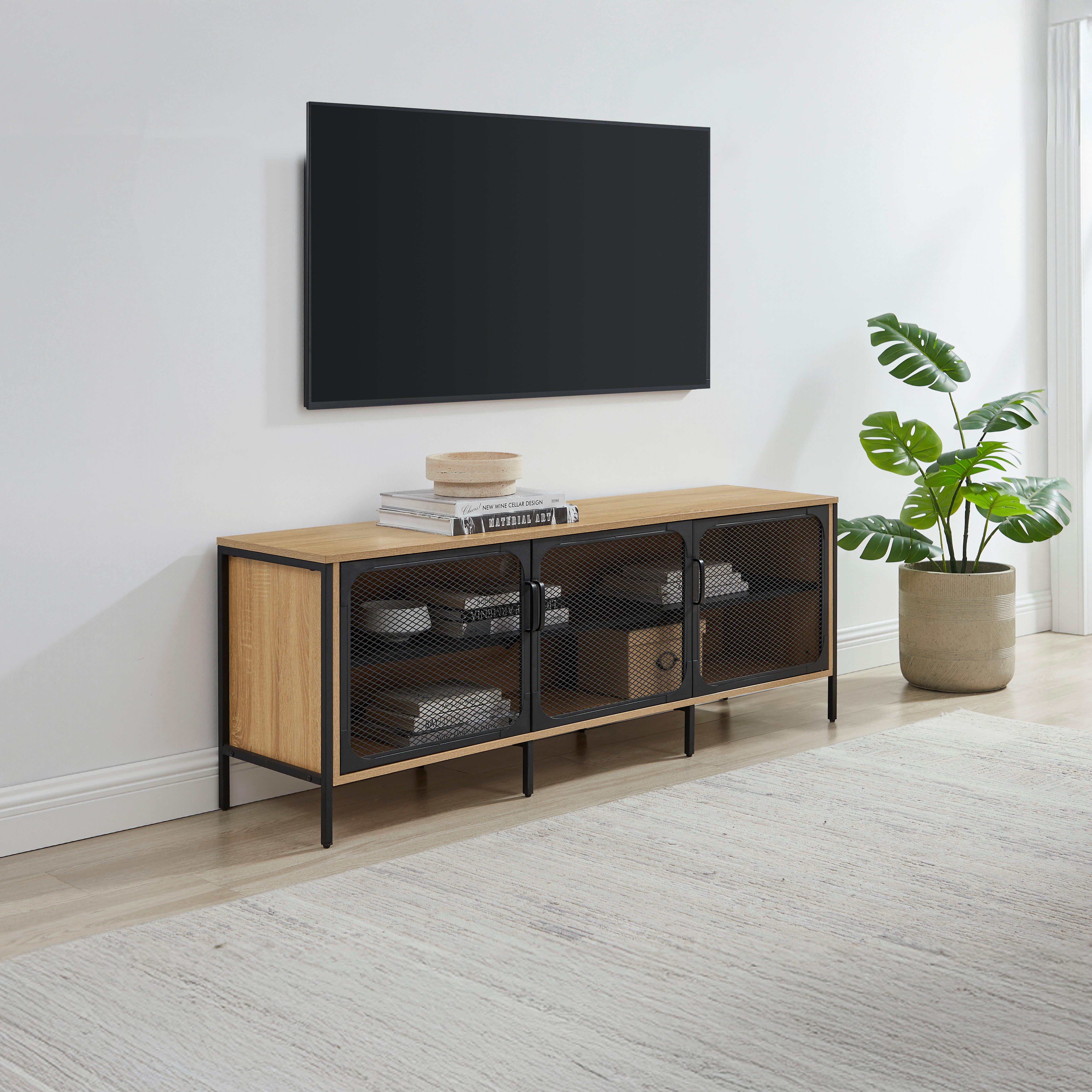 OTTO home TV-Board Amance, mit ABS-Kanten und pulverbeschichteten Metallbeinen, Breite 150 cm