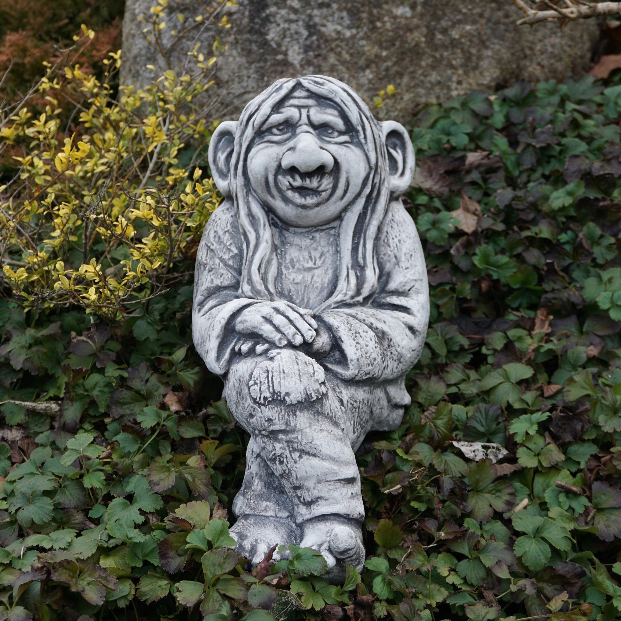 Gartenfigur Naturgeist Kantensitzer, H. 42 cm, 14 kg