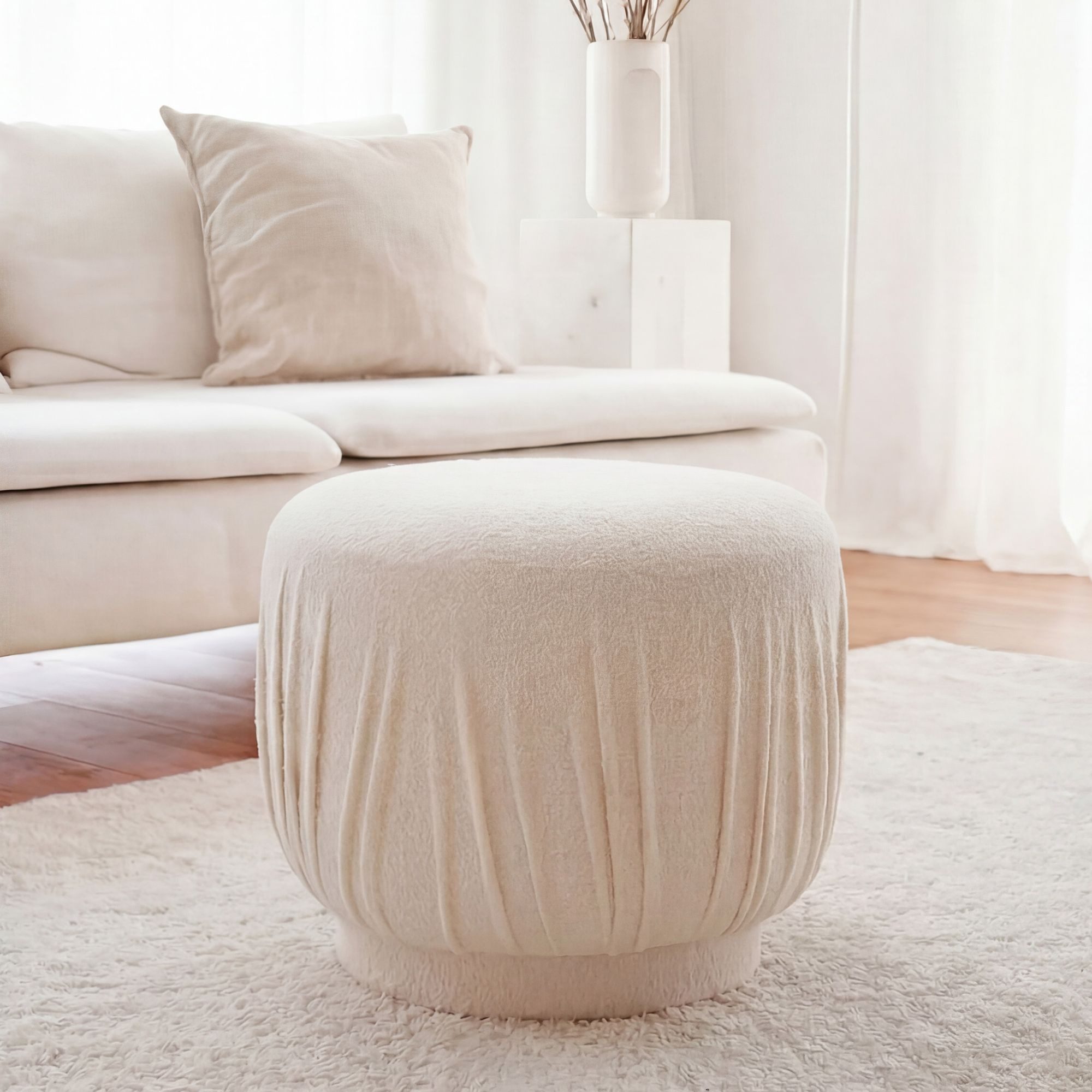 FINEBUY Sitzhocker FB117658 Stoffhocker 50cm Creme Beistellhocker Polsterhocker Hocker (Eleganter Polsterhocker mit feinen Stofffalten), Runder Sitzhocker mit weichem Stoff-Bezug