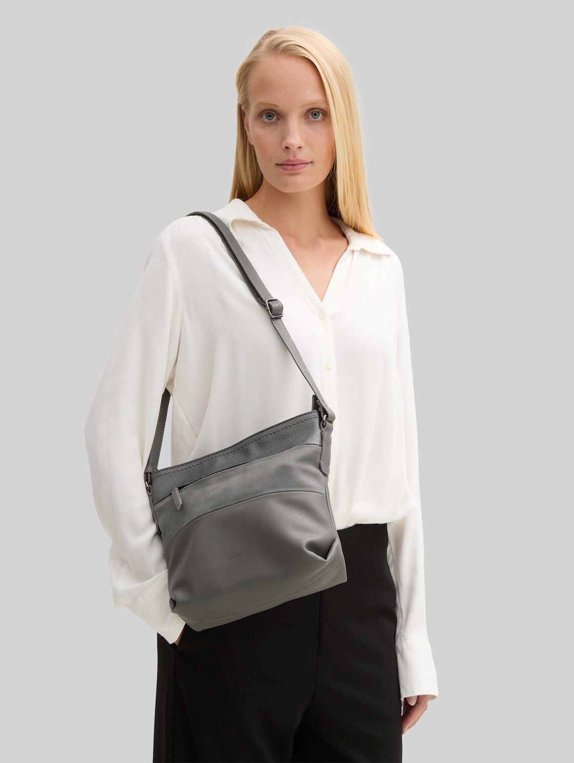 TOM TAILOR Umhängetasche Bags, TTNICOLINA M Umhängetasche mit Material-Mix