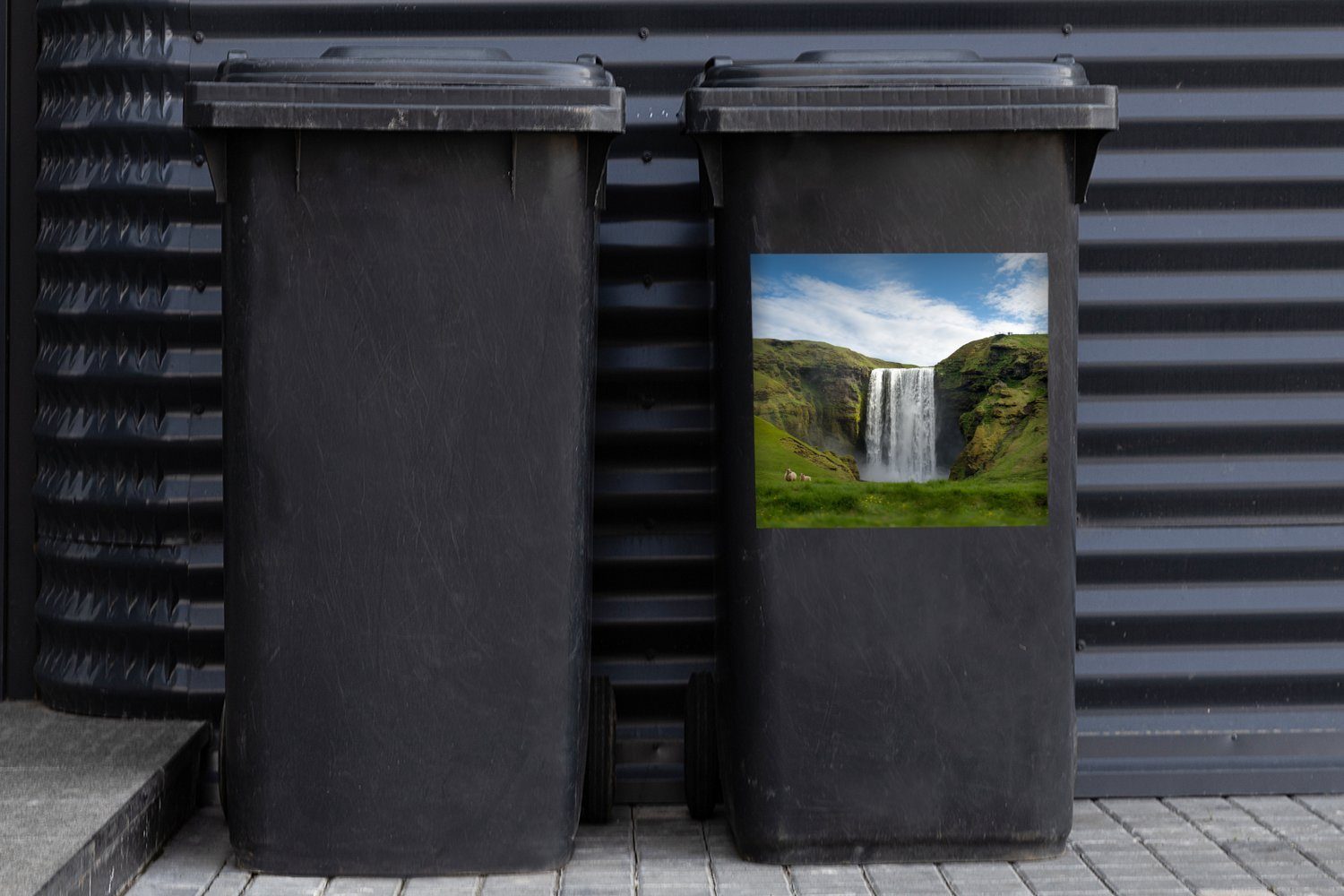 Abfalbehälter Sticker, (1 Island Mülltonne, Container, Wasserfall - - Wandsticker Natur Mülleimer-aufkleber, St), MuchoWow