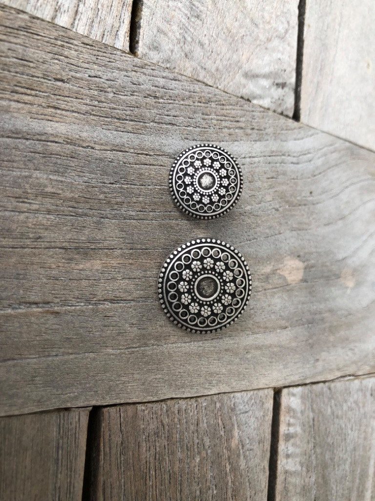 Hartmann-Knöpfe Knopf 10 Stück altsilber Metallknöpfe flach Ösenknöpfe mit Blüten