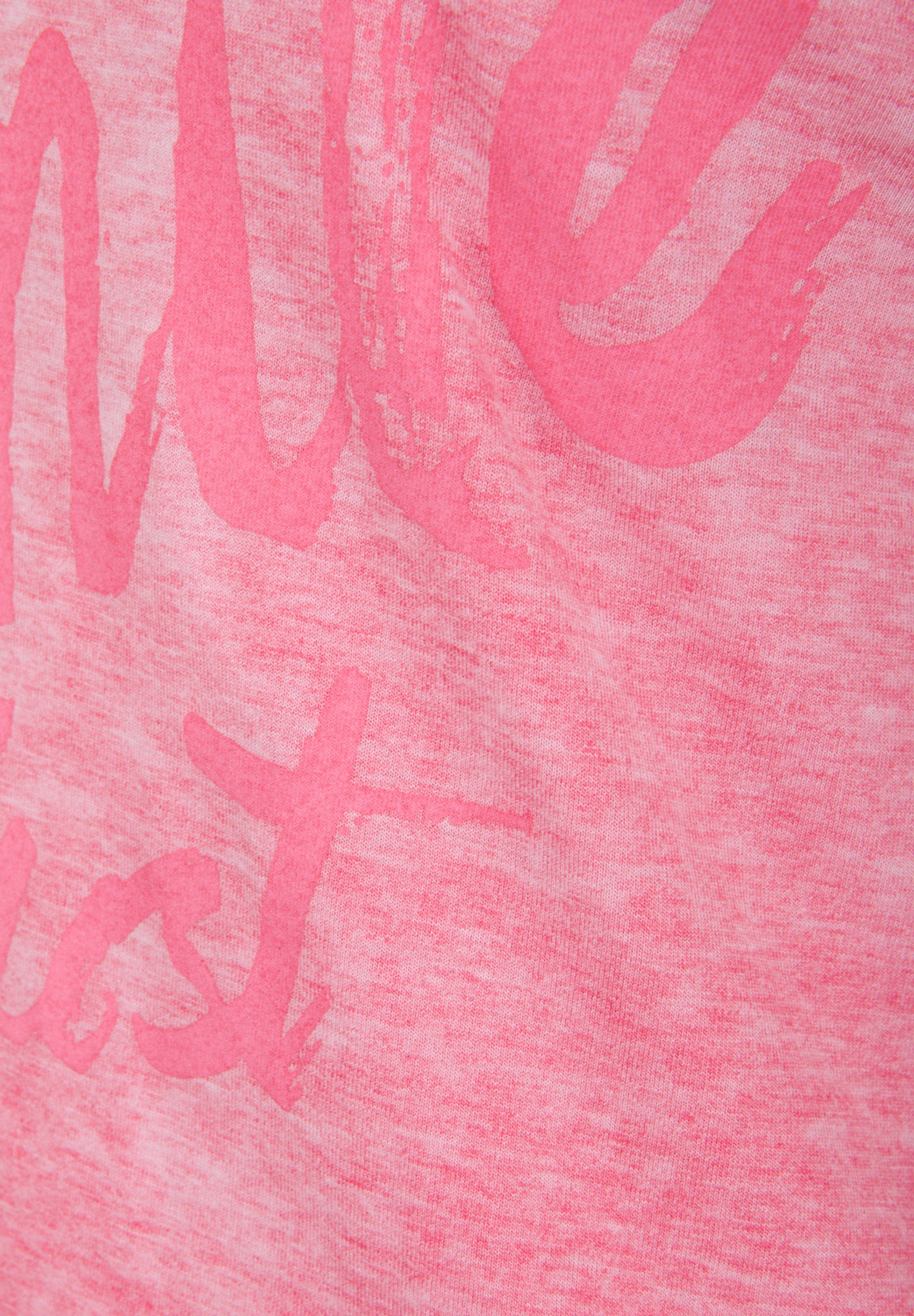 DAILY´S T-Shirt Himbeer Motiv-Print T-Shirt V-Ausschnitt und GEORGINA