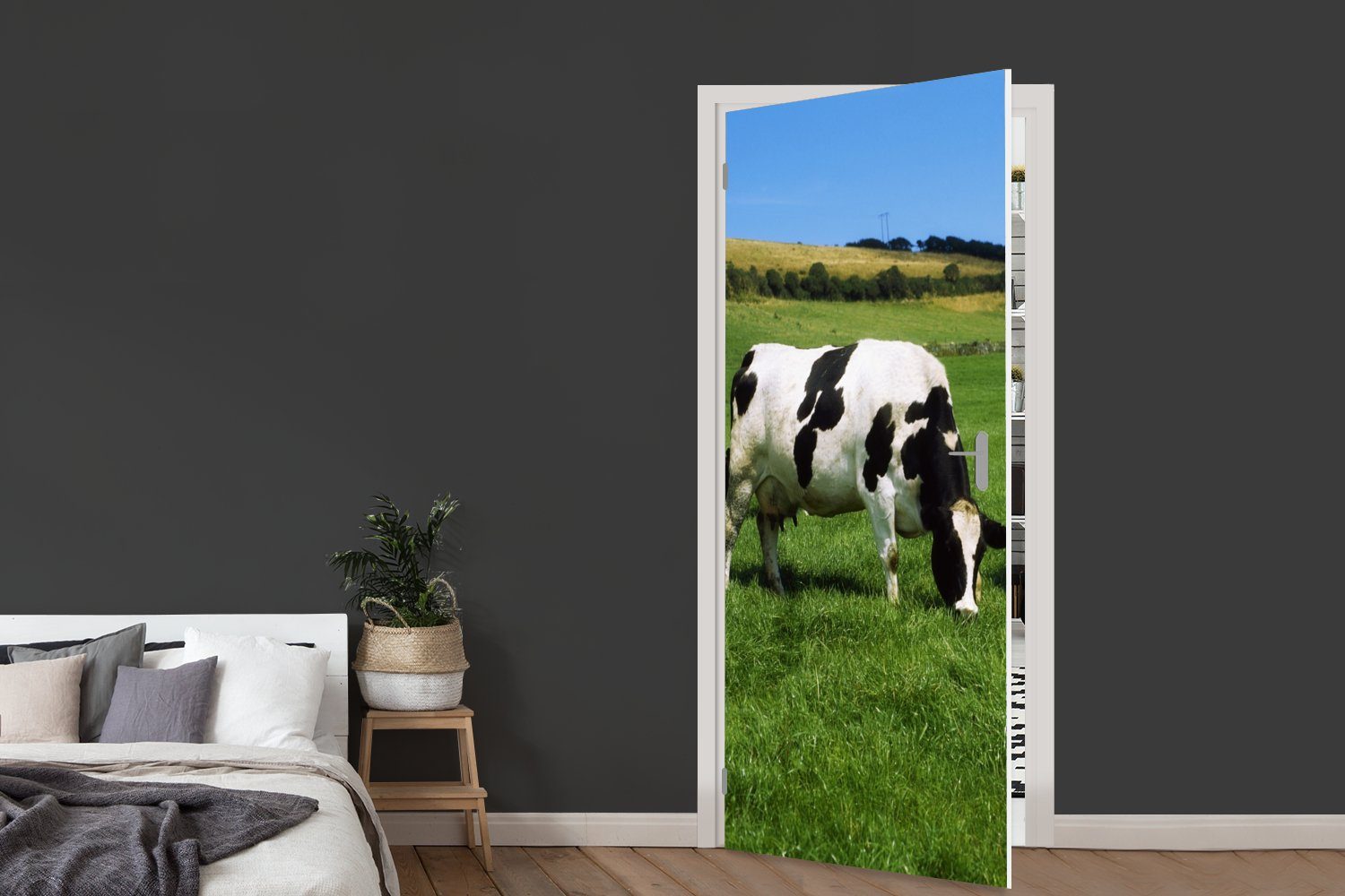 Gras, Matt, cm Türtapete Tiere für 75x205 Tür, - Kuh (1 Fototapete bedruckt, MuchoWow - Türaufkleber, St),