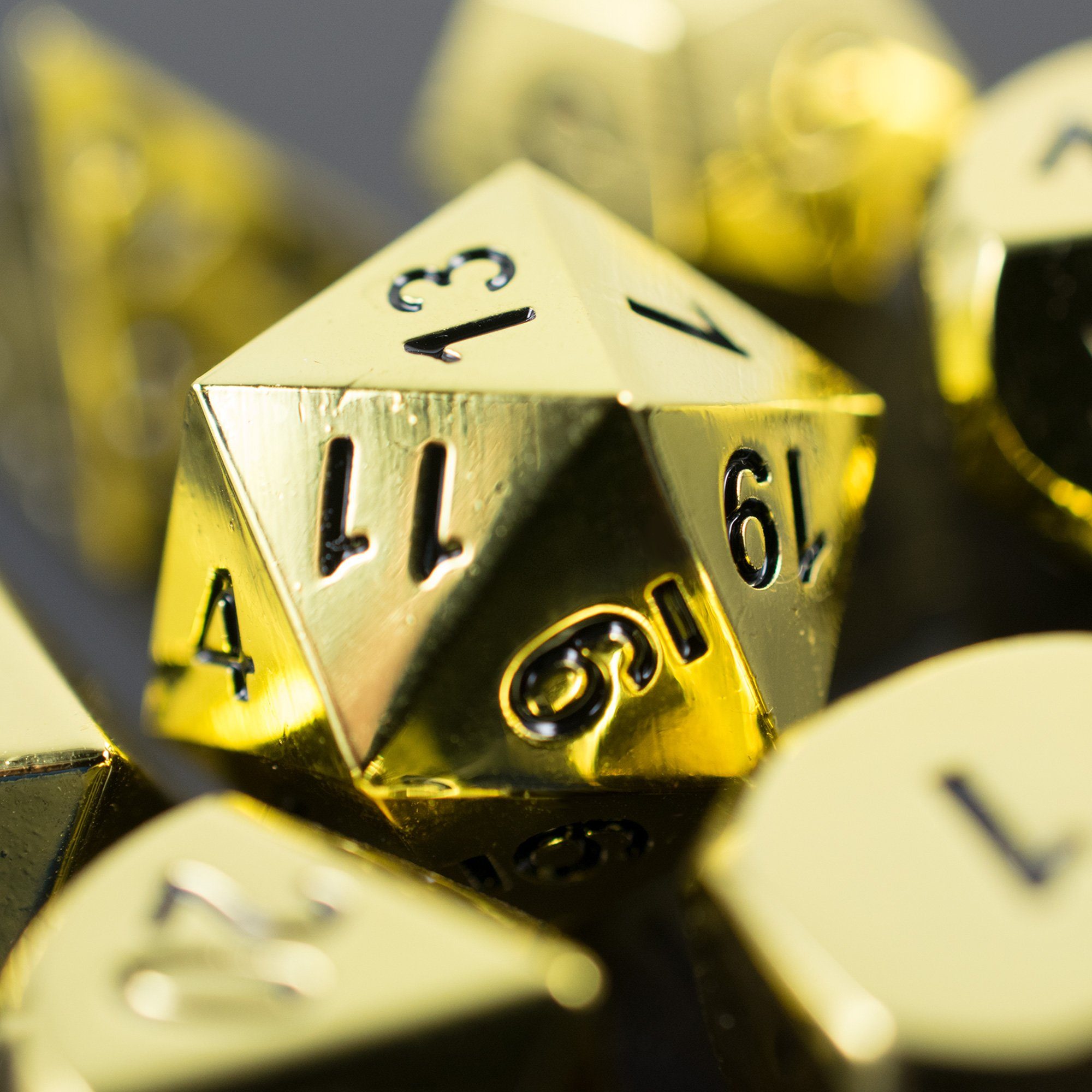 SHIBBY Spielesammlung 7 polyedrische Metall-DND-Würfel - Glänzend - inkl. Aufbewahrungsbox