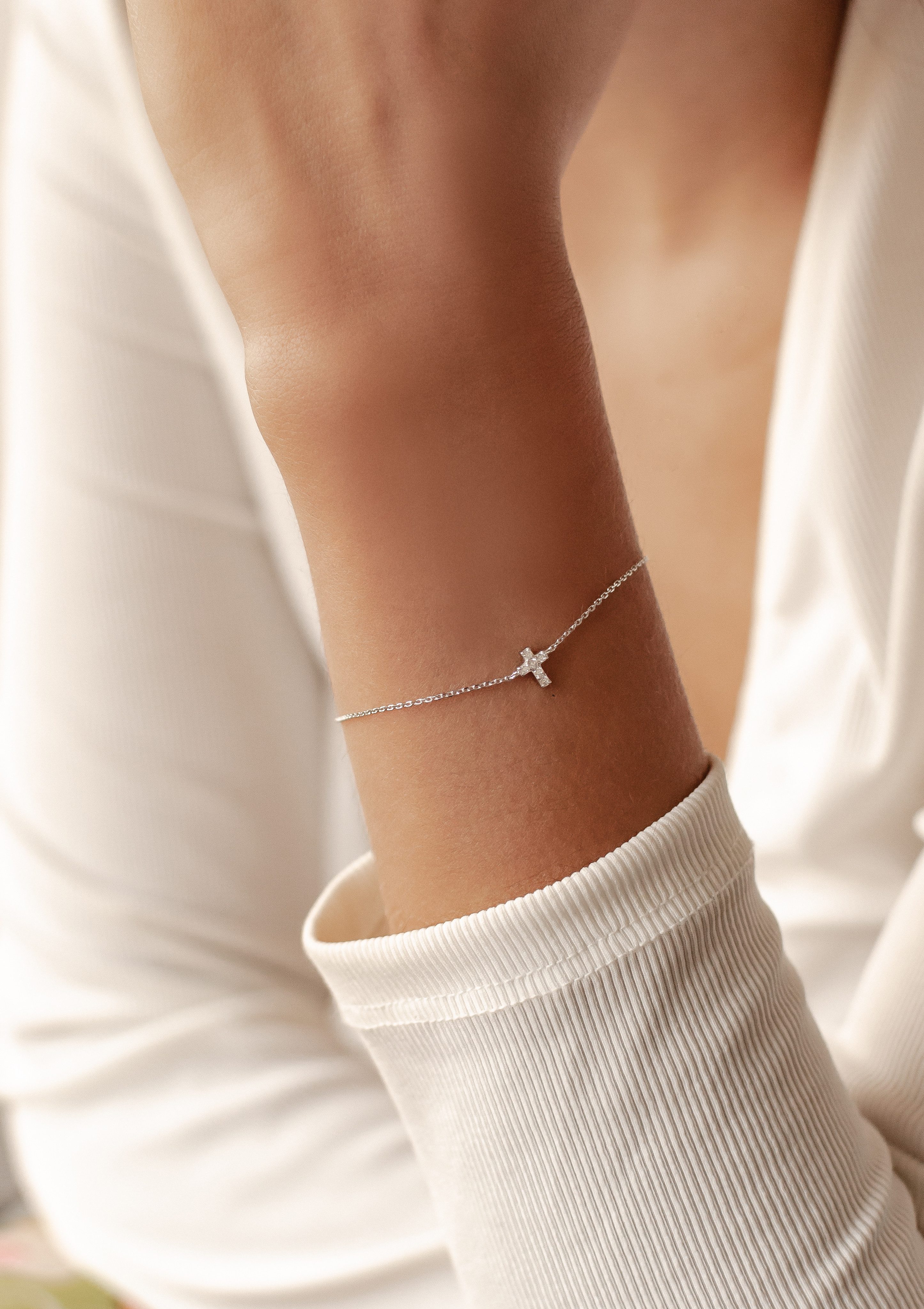 Dear Me Goldarmband 585 Gold Kreuz Kristalle, Armkette Echtgold Anhänger, 14K Massivgold Weißgold Armband Kreuz Zirkonia, Geschenkidee