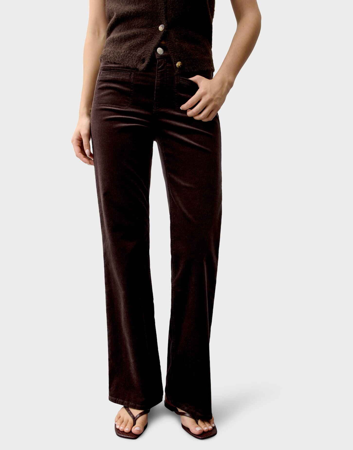 OPUS PANTS Bootcut-Jeans Melly fresh aus weichem Feincord Leicht ausgestelltes Bein mit samtiger Oberfläche und Ziertaschen