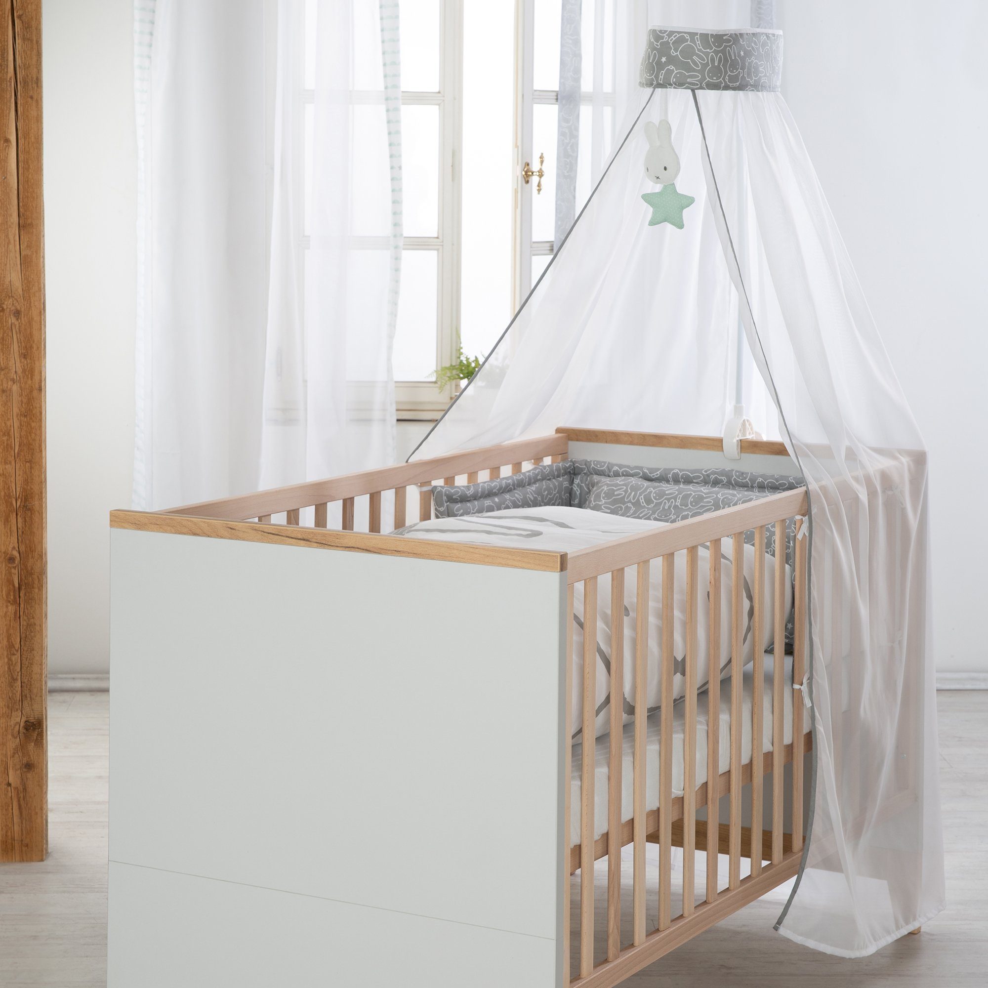 roba® Babybett Caro, Gitterbett in Lichtgrau / Buche - Höhenverstellbar & umbaubar
