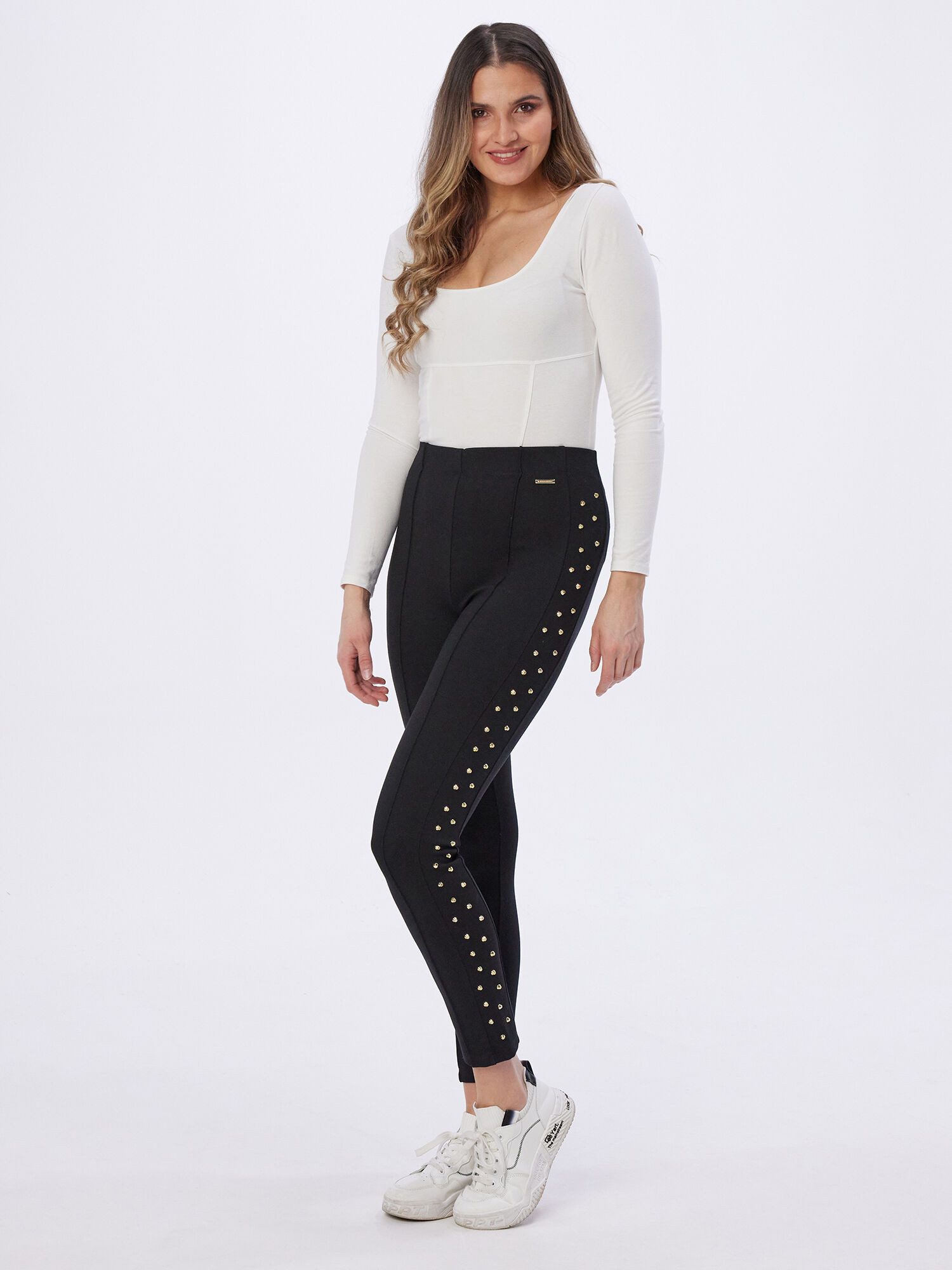 Sarah Kern Schlupfhose Jerseyhose körpernah mit Schmucknieten