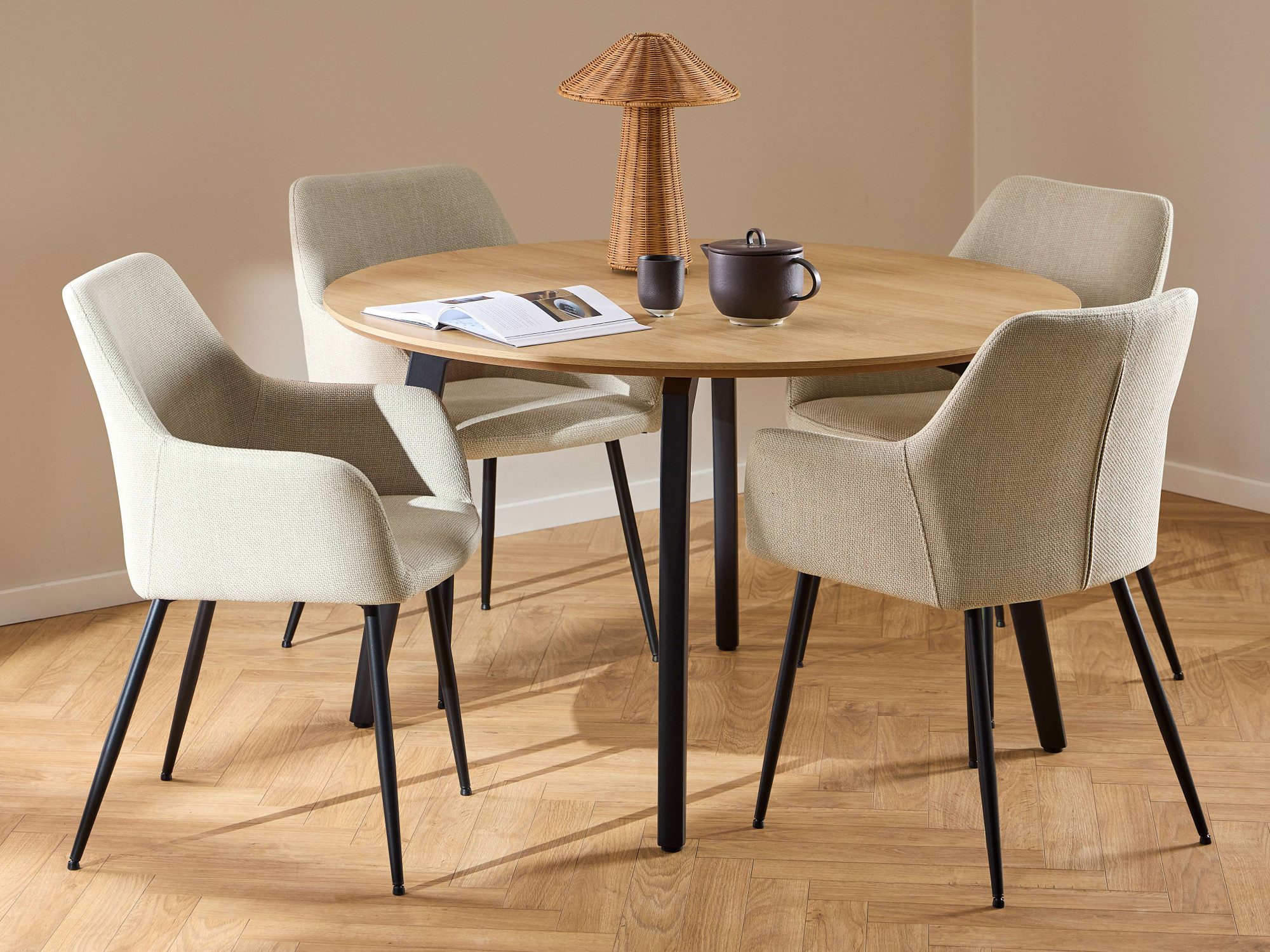 ACTONA GROUP Esszimmer-Set Essgruppe, Speisetisch mit Wohnzimmerstühlen, (Set, 5-St., 1x Tisch + 4x Stühle), 1x Tisch + 4x Stühle