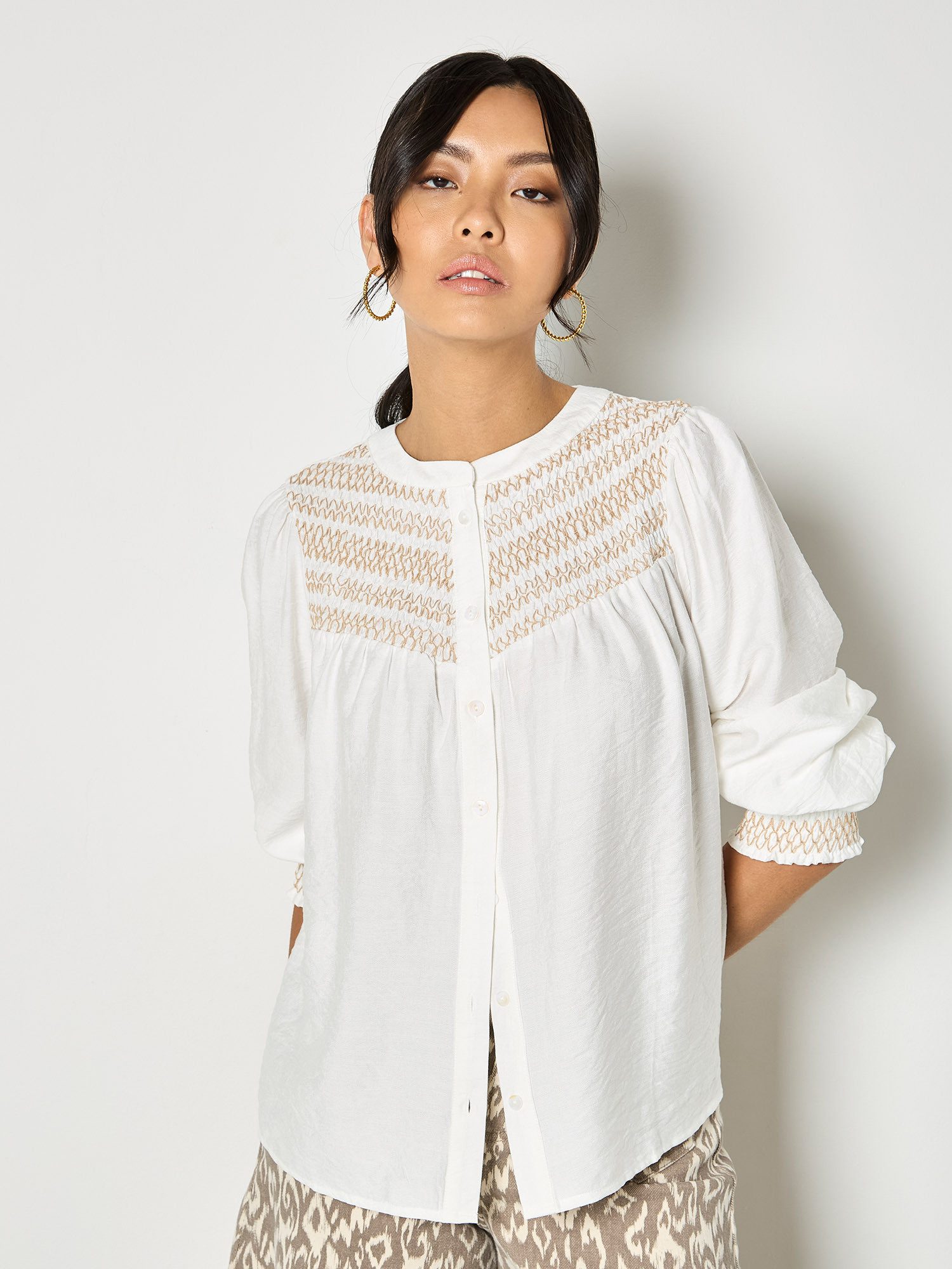 Apricot Spitzenbluse Gewellte bestickte Smokbluse Stickerei günstig online kaufen