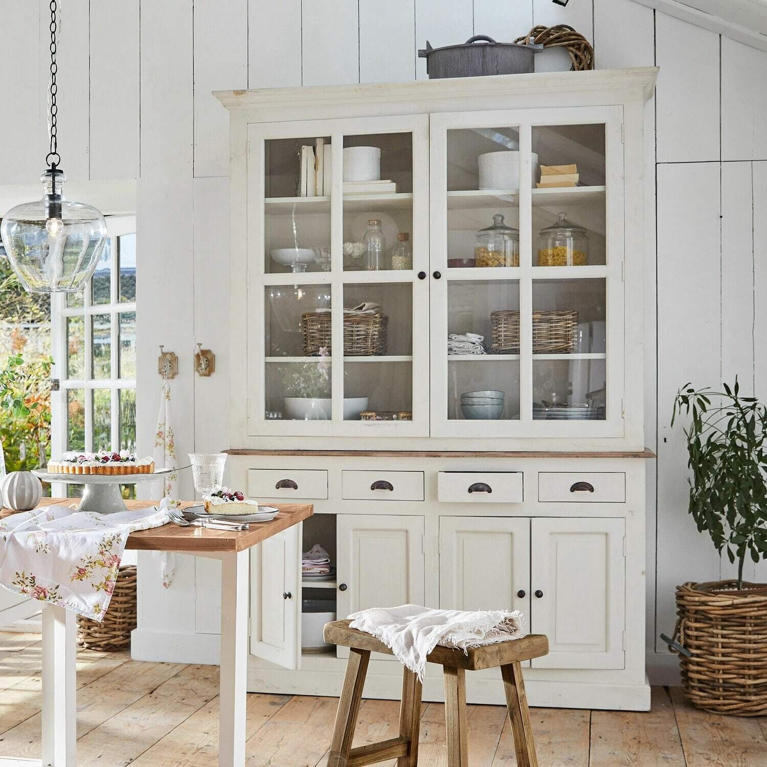 Mirabeau Buffet Schrank Morningside antikweiß günstig online kaufen