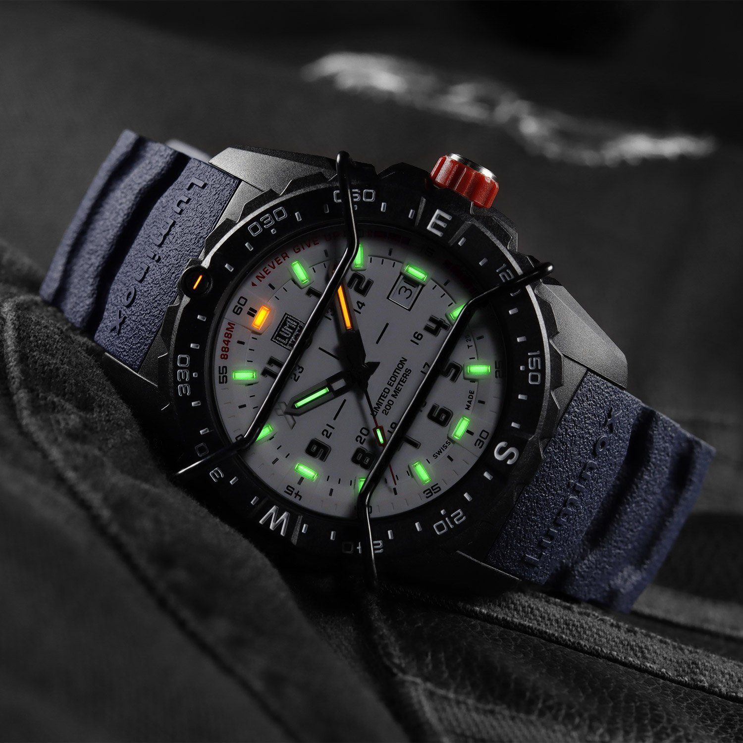 Schweizer Mountain Edition Limited Uhr Luminox Grylls Bear