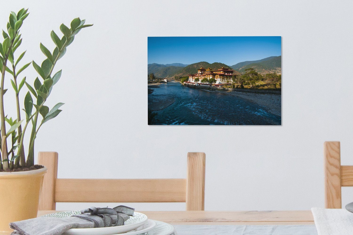 (1 Punakha breiten, Leinwandbild Wanddeko, Bhutan, in an St), Dzong Fluss flachen OneMillionCanvasses® cm 30x20 Leinwandbilder, einem Wandbild Aufhängefertig,