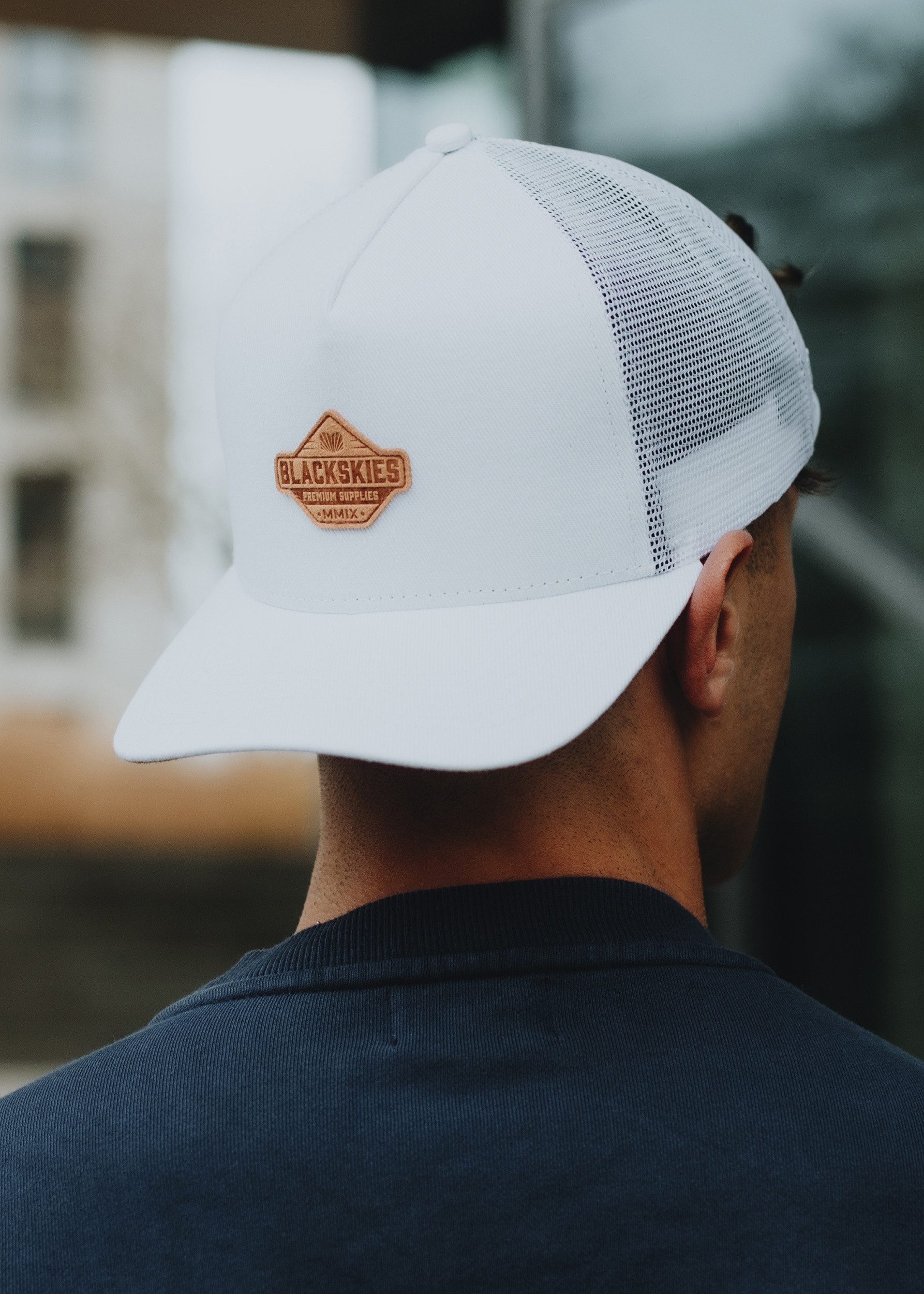 Blackskies Baseball Cap Essentials Trucker Cap Weiß-Braun