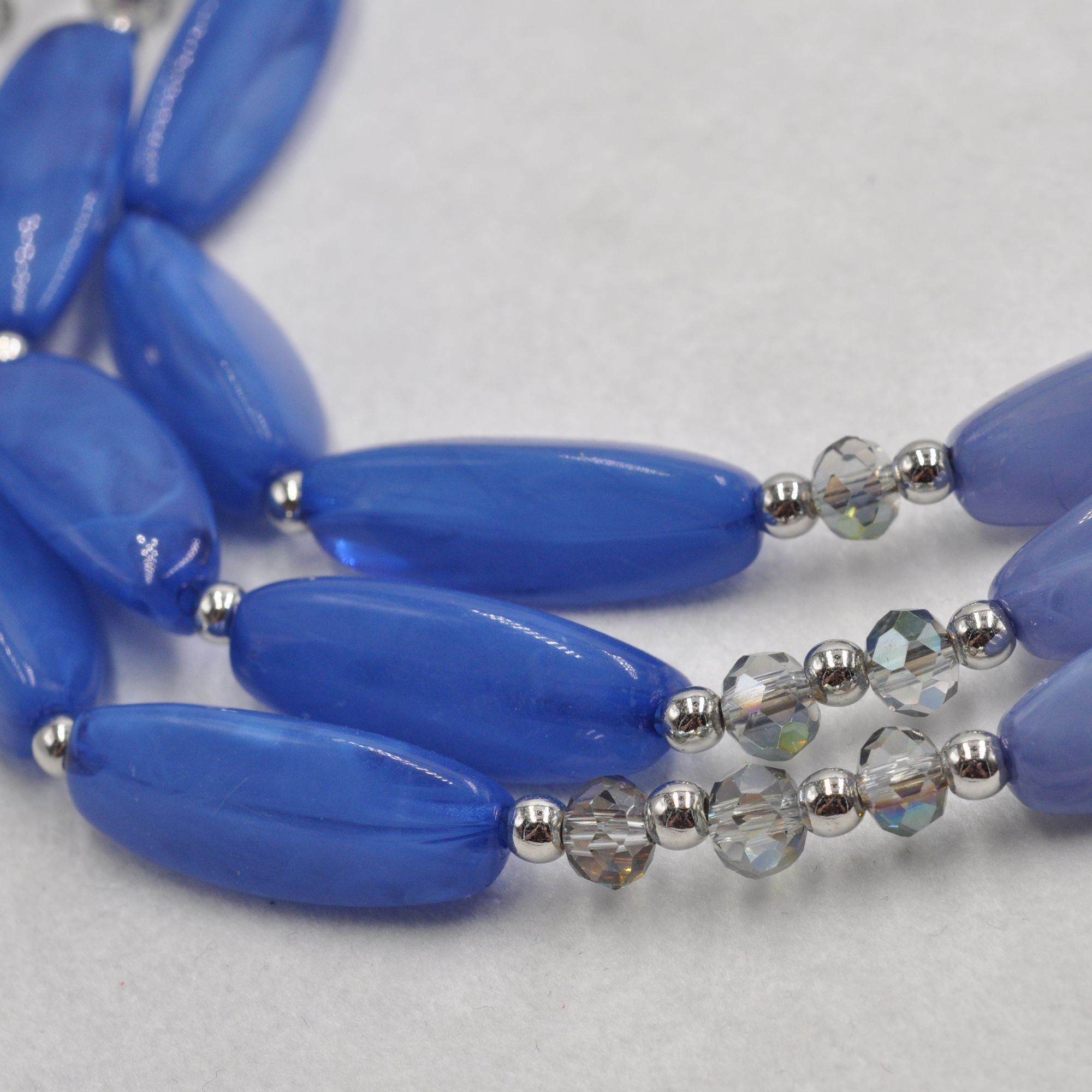 Steuer Collierkettchen Acryl blau Metal glanz Karabiner